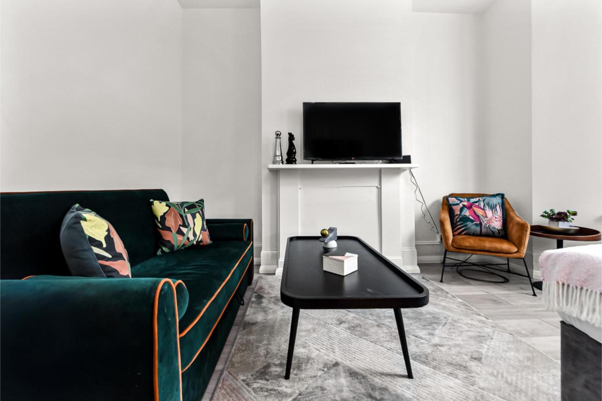 Stylish And Convenient 2bd Flat W/ Outdoor Space Lägenhet London