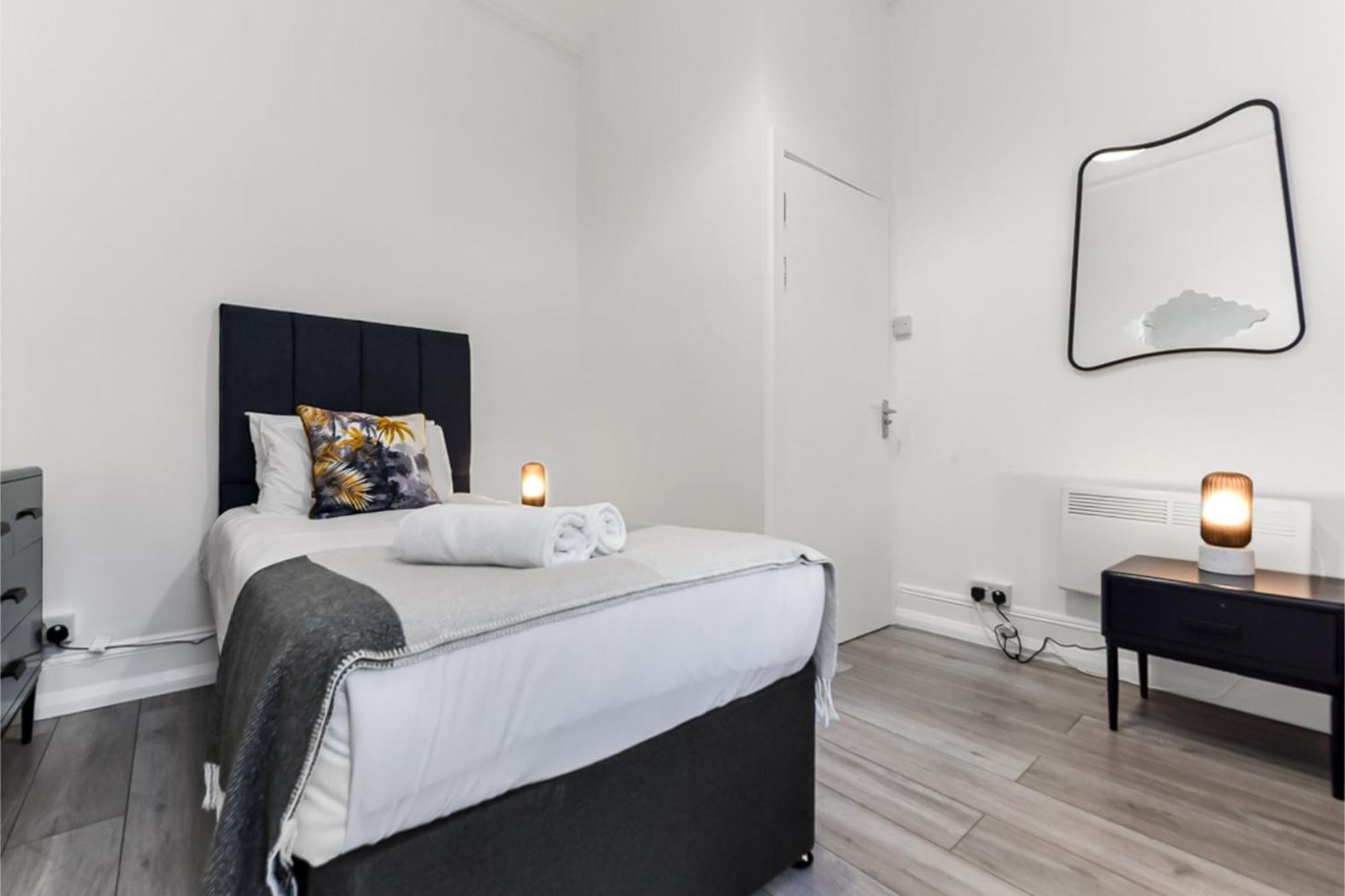 Lägenhet Stylish And Convenient 2bd Flat W/ Outdoor Space London