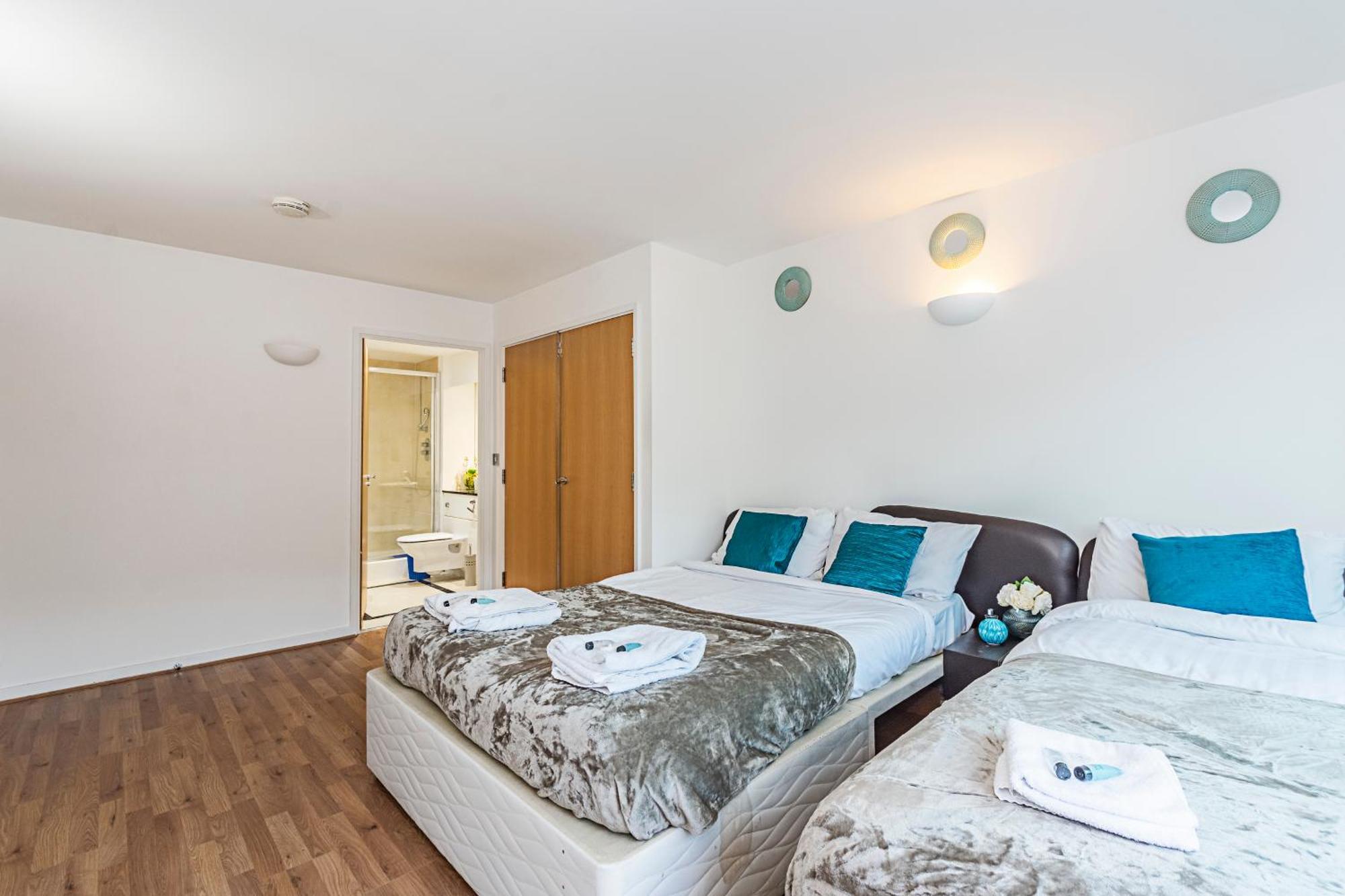 2&3 Bedrooms Near Excel - Modern Spacious For Larger Groups Londen