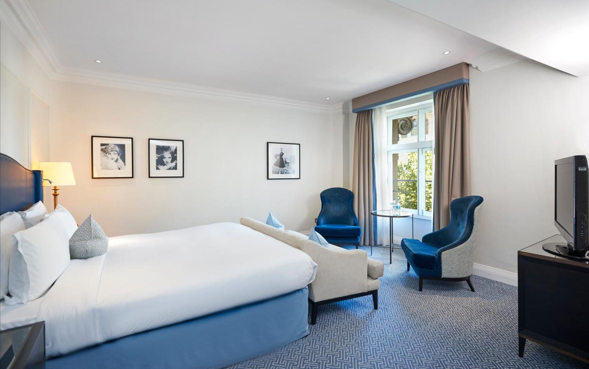 The Waldorf Hilton Hotell London