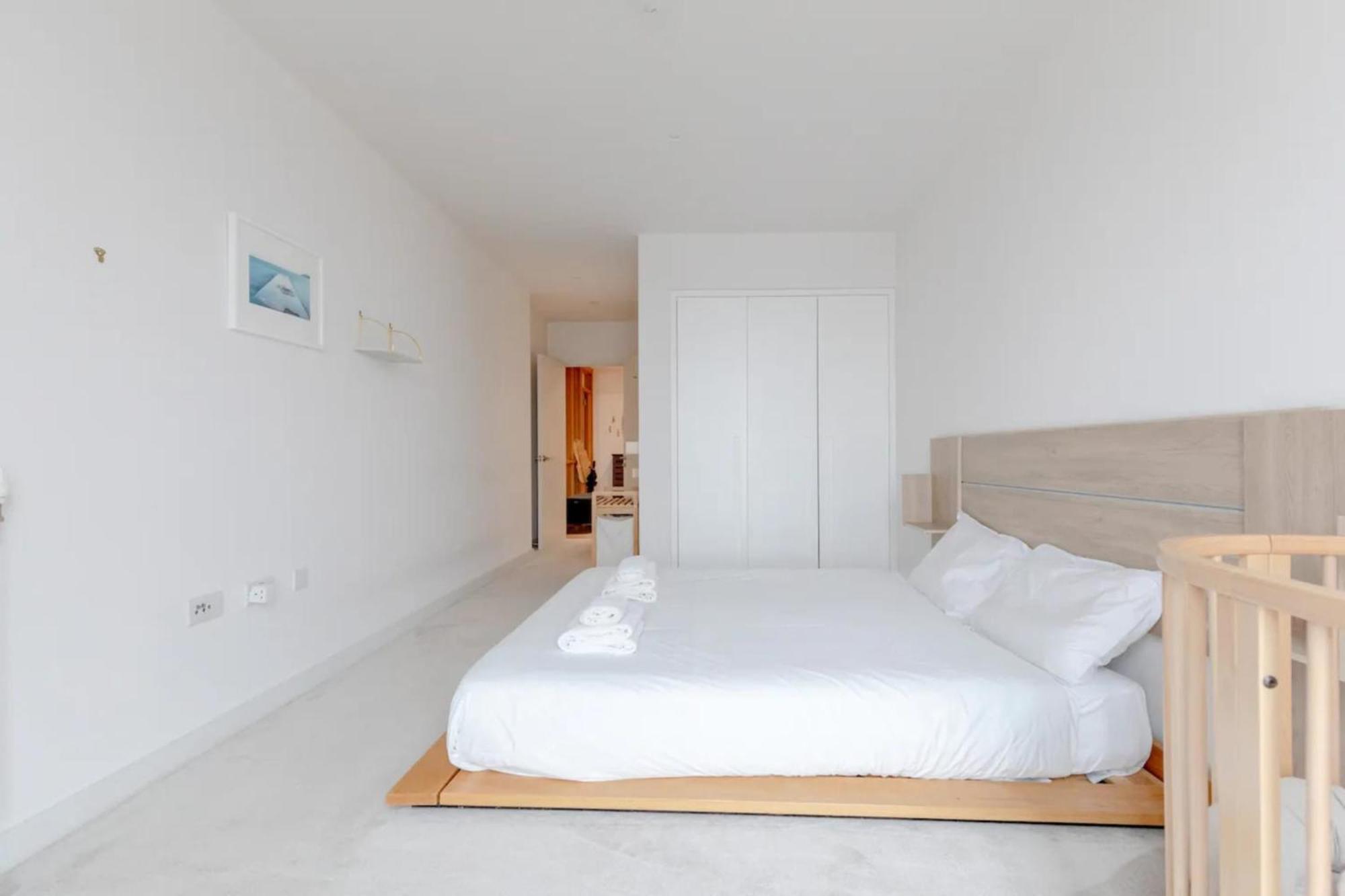 Leilighet Charm & Convenience 3 Bed Near Excel