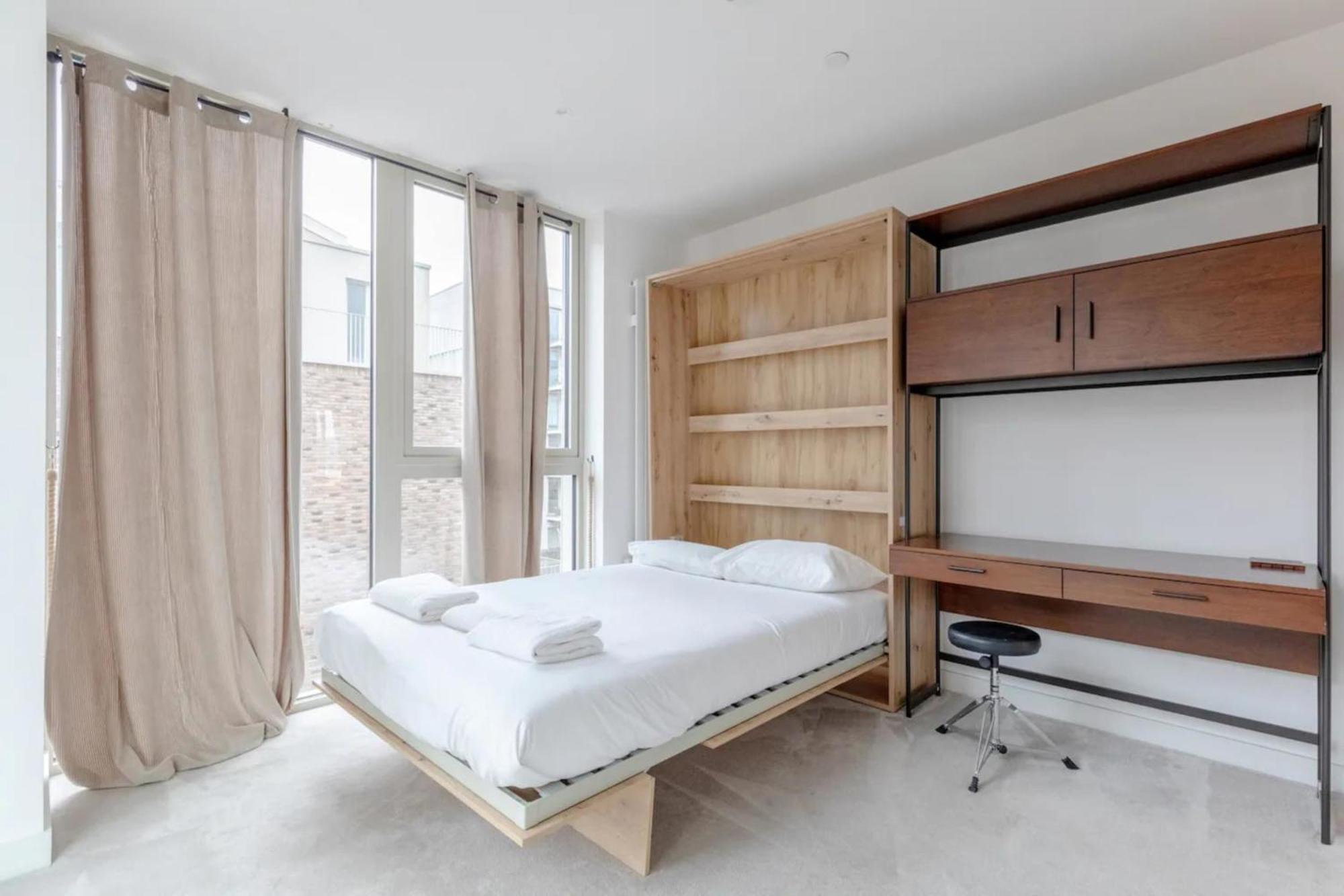 Leilighet Charm & Convenience 3 Bed Near Excel London