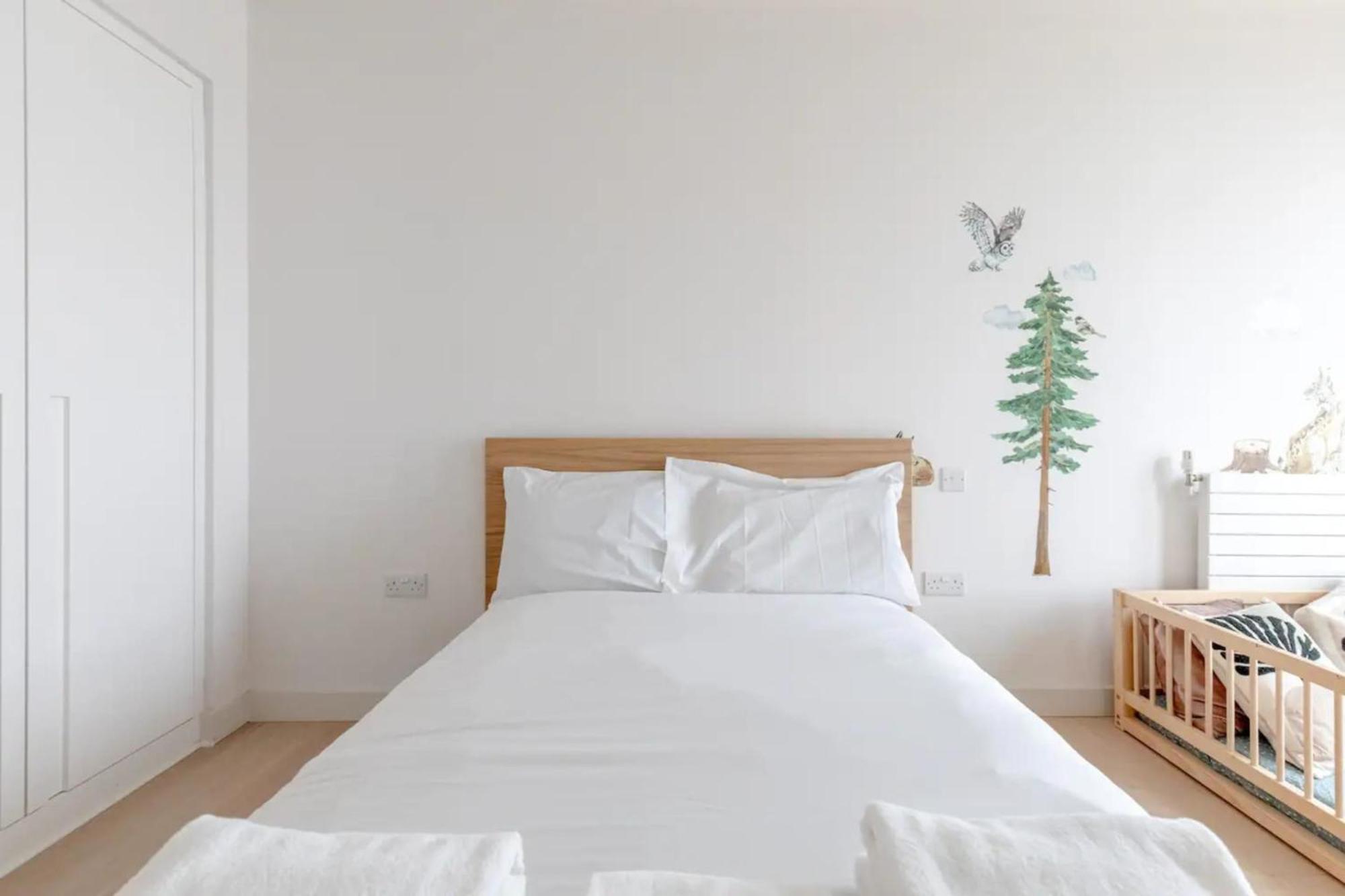 Leilighet Charm & Convenience 3 Bed Near Excel