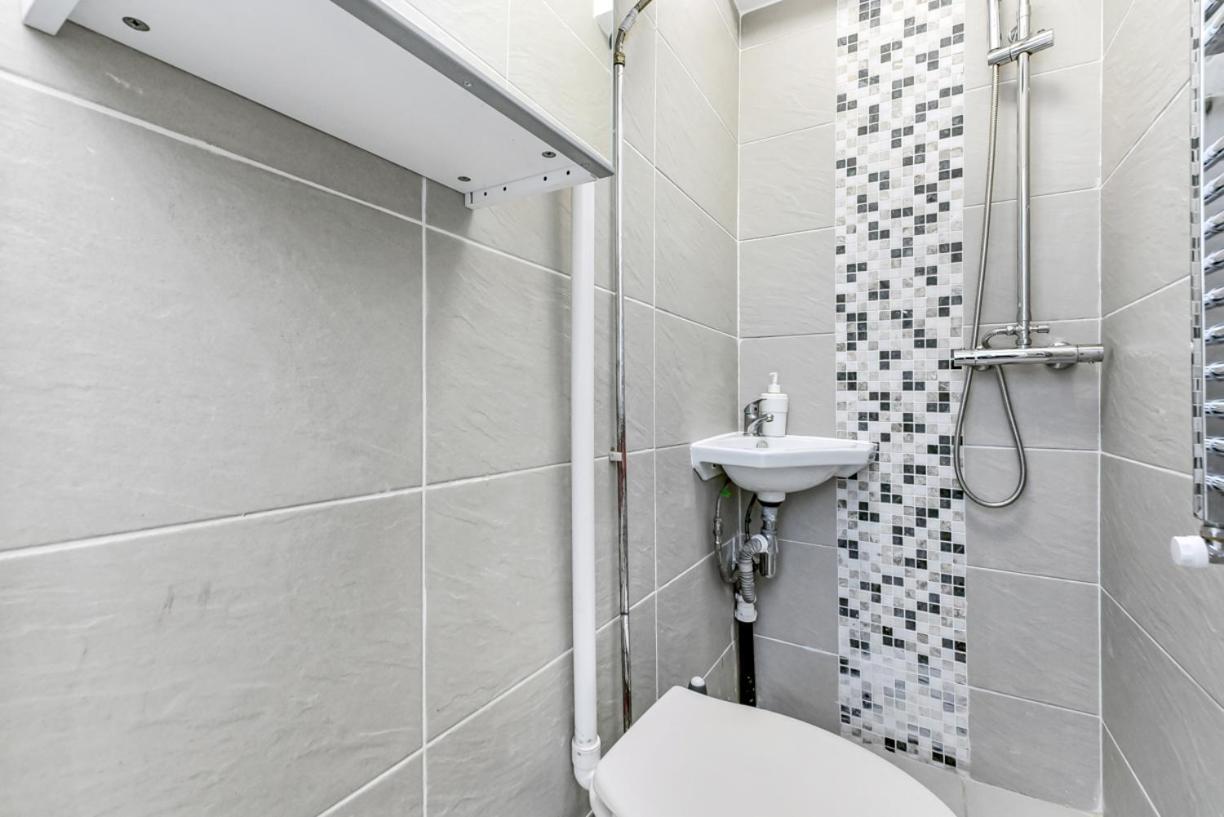 Family House In The Heart Of Hanwell With 5 Stars! Vakantiehuis