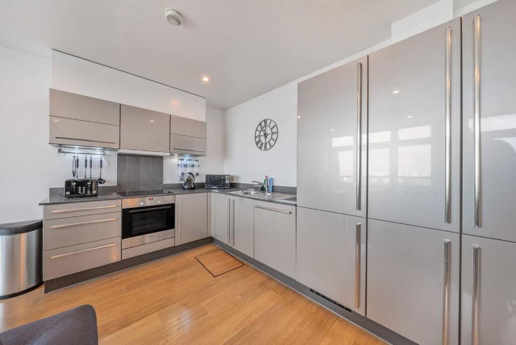 Lejlighed Great 2 Bed Flat With View