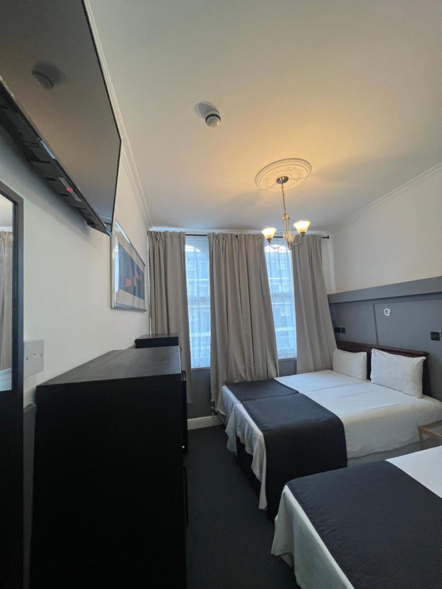 Hotel Plaza 3*