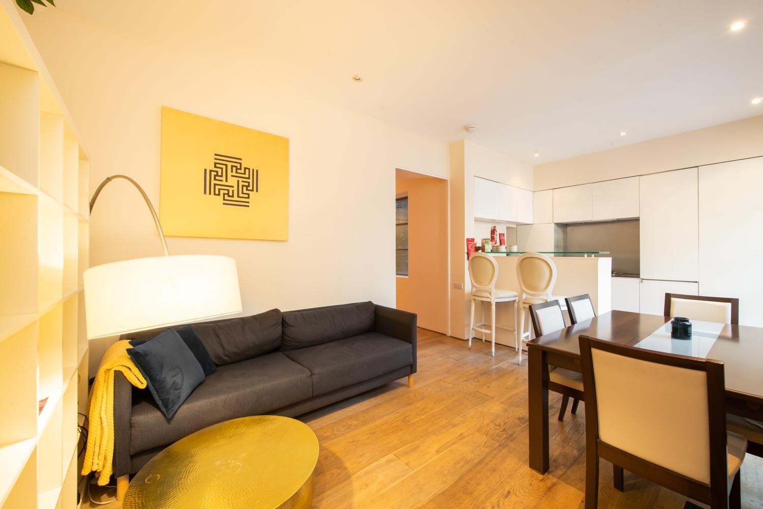 Pollen Street, Three-bedroom Flat Apartment *