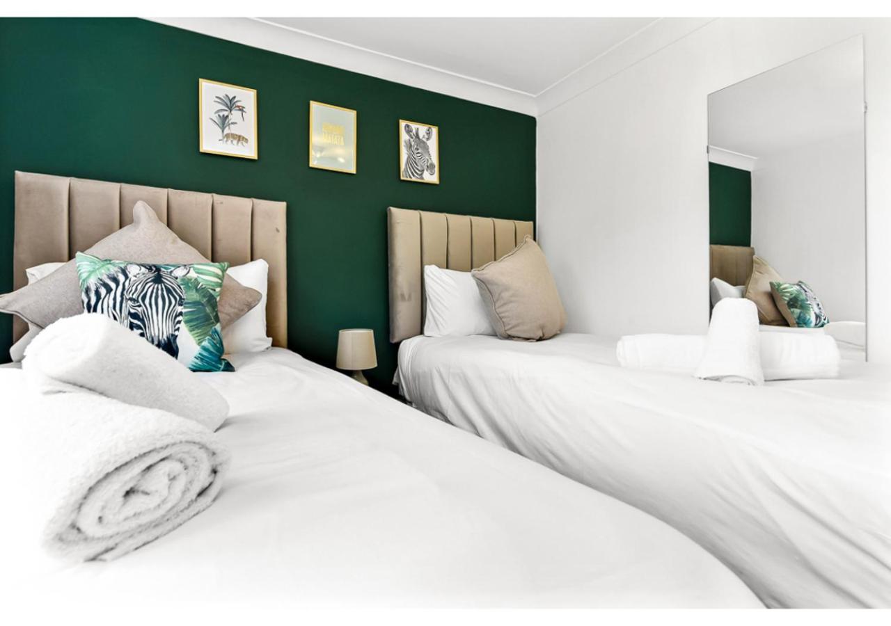 Energizing Getaway: Newly Renovated 2 Bedroom Flat Appartement Londen