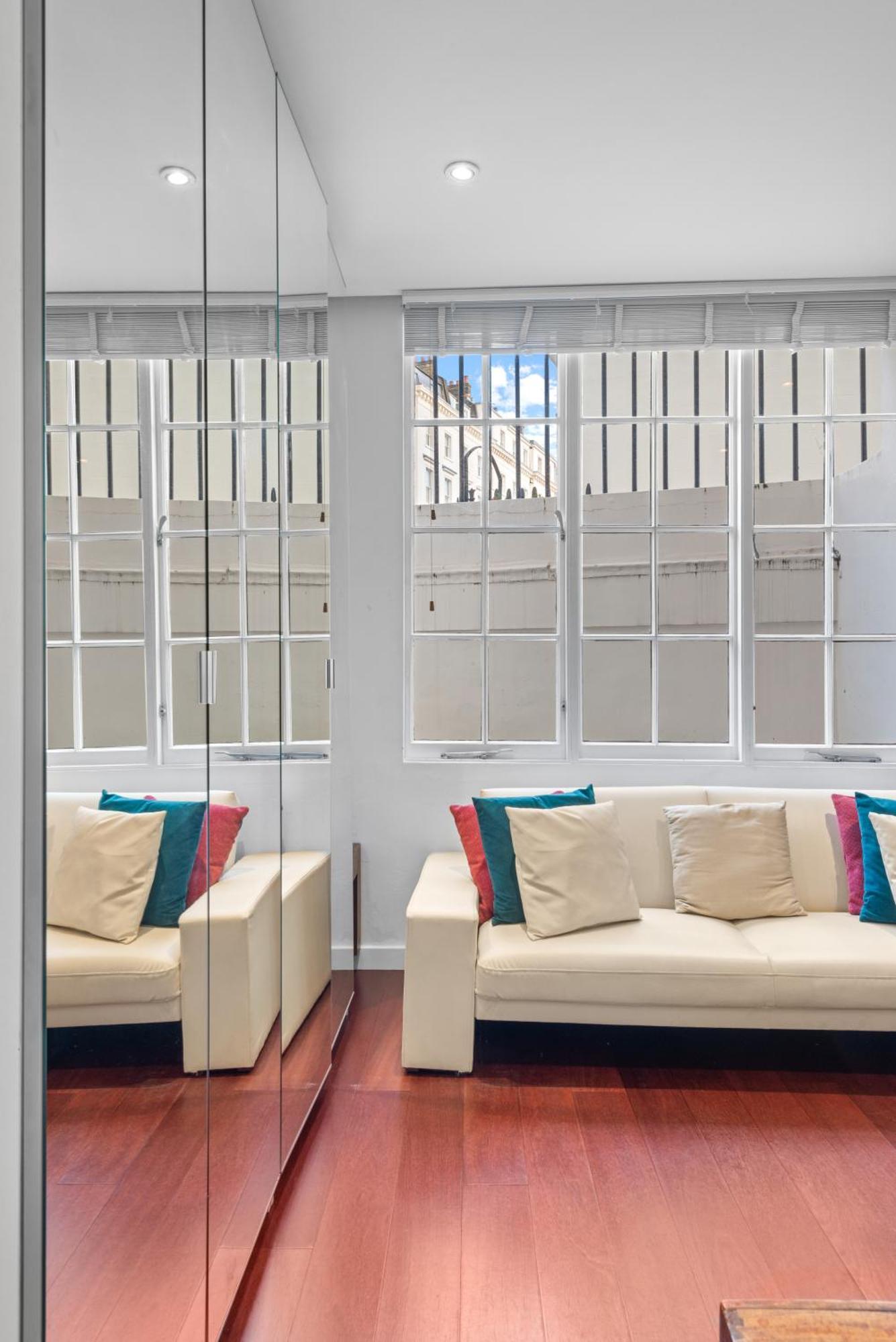Londwell, Sloane Square Gem, Private Terrace Lägenhet London