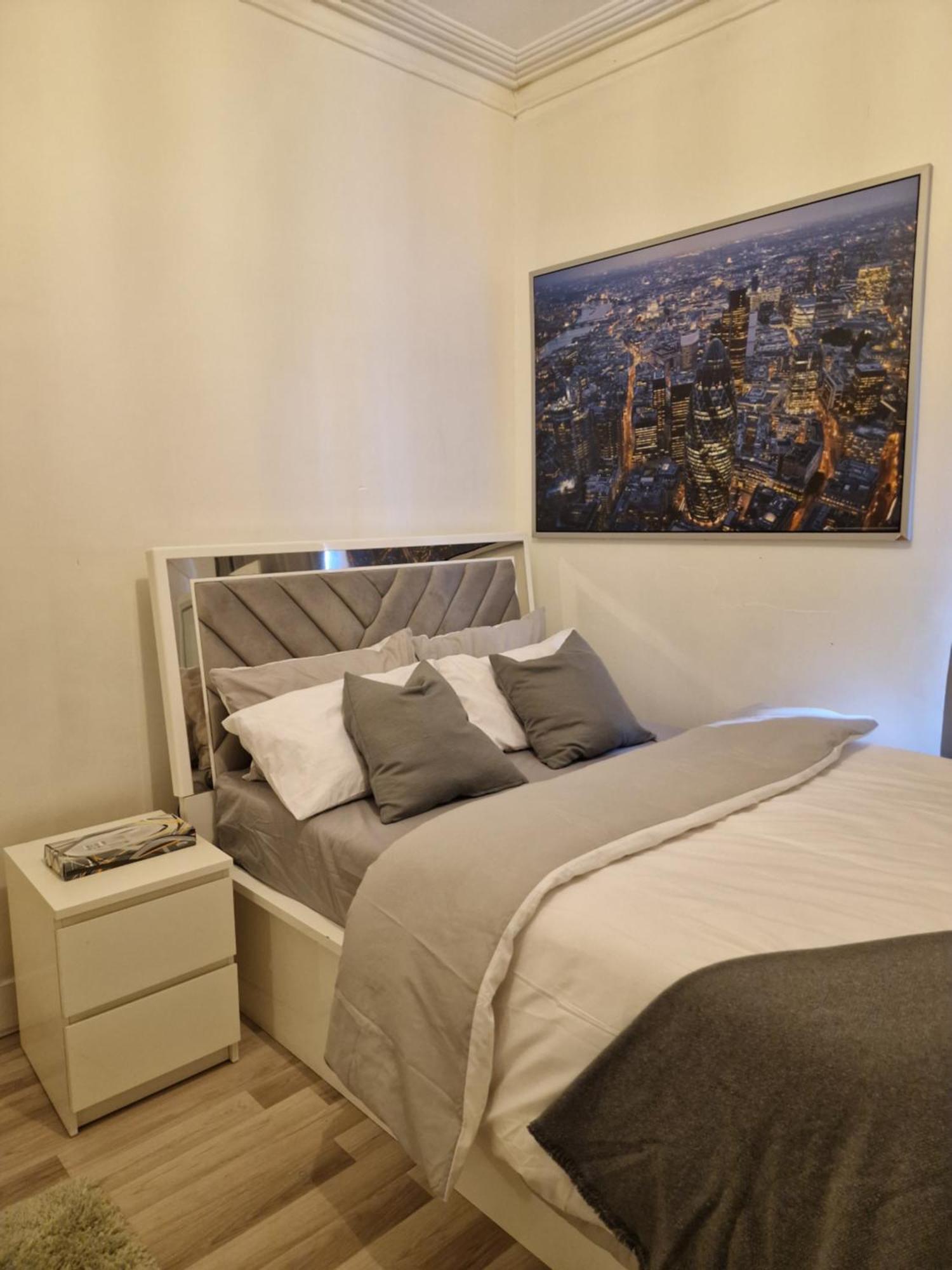 Spacious And Homely One Bedroom Privat overnatting