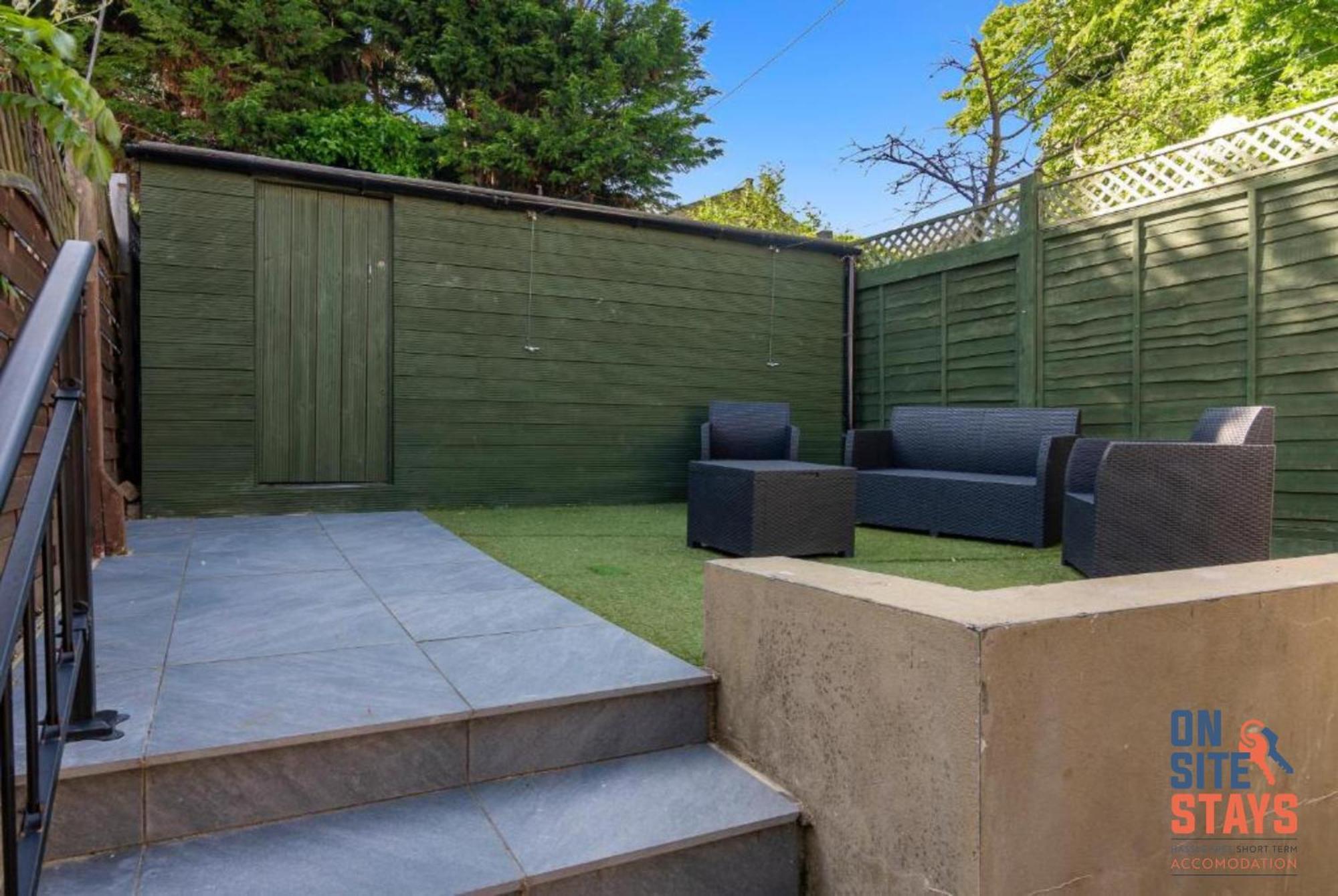 Onsitestays - Tranquil 2 Bedroom With Large Kitchen, Private Garden Near Wimbledon Station * Londres