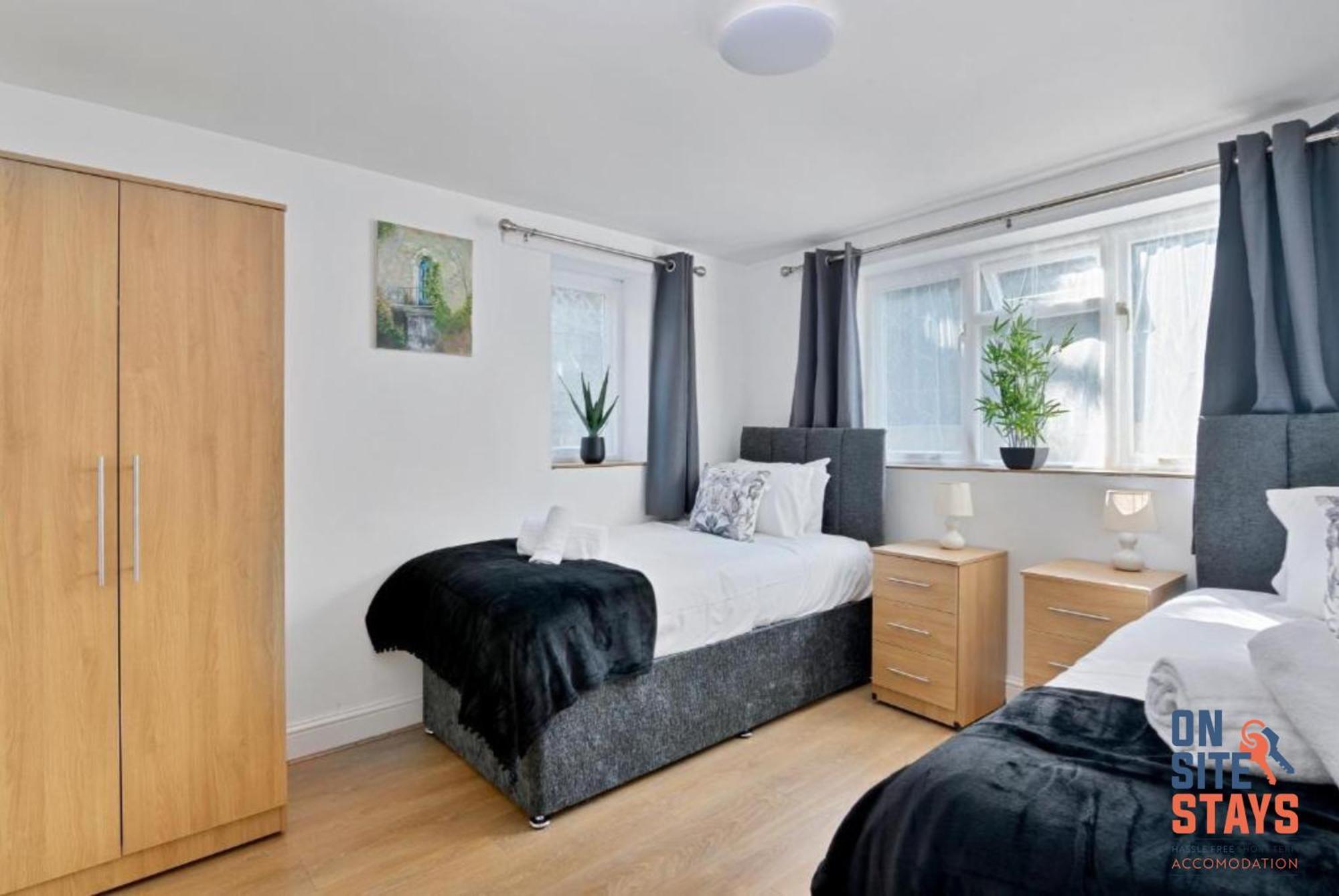 Onsitestays - Tranquil 2 Bedroom With Large Kitchen, Private Garden Near Wimbledon Station Londres