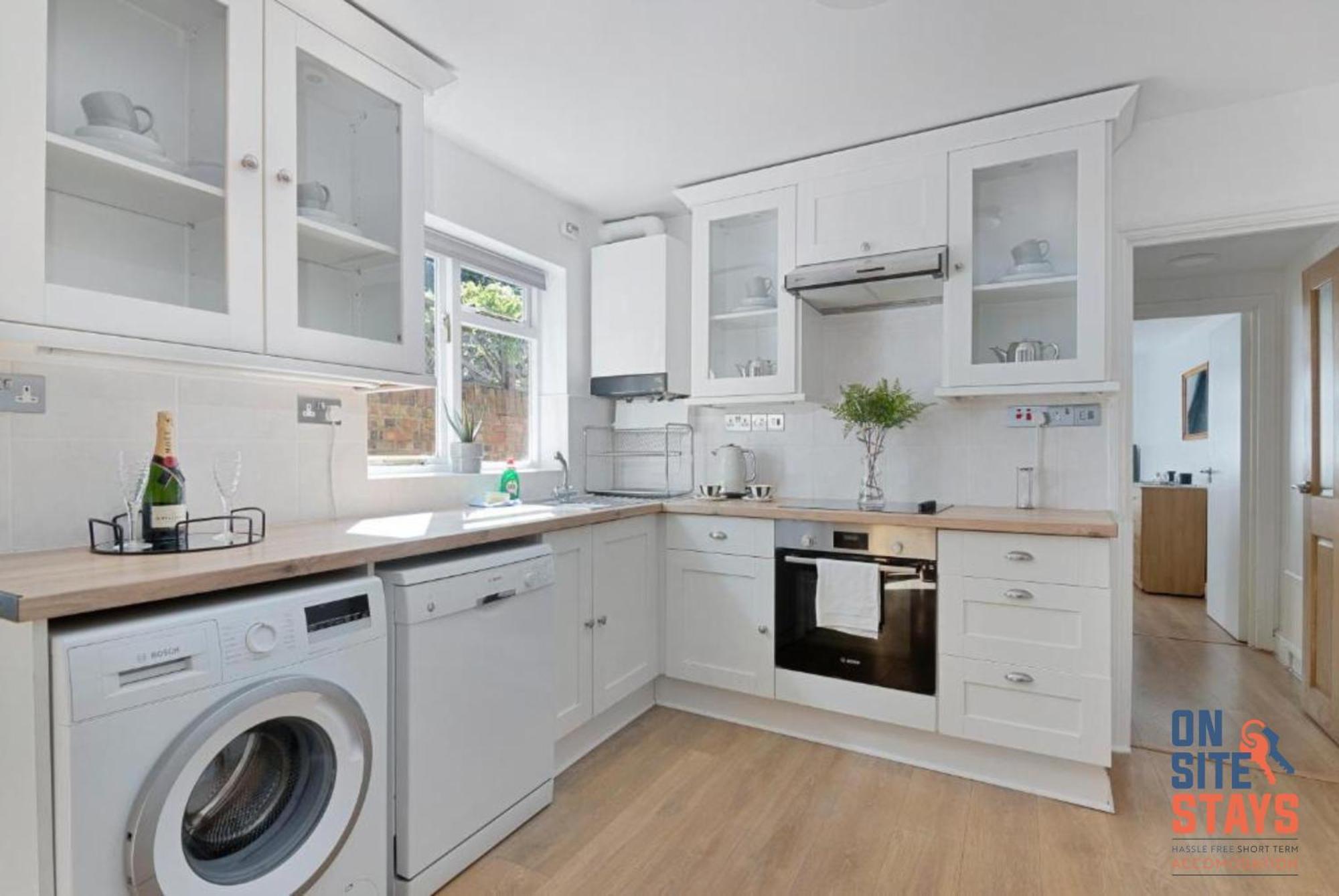 Appartement Onsitestays - Tranquil 2 Bedroom With Large Kitchen, Private Garden Near Wimbledon Station *