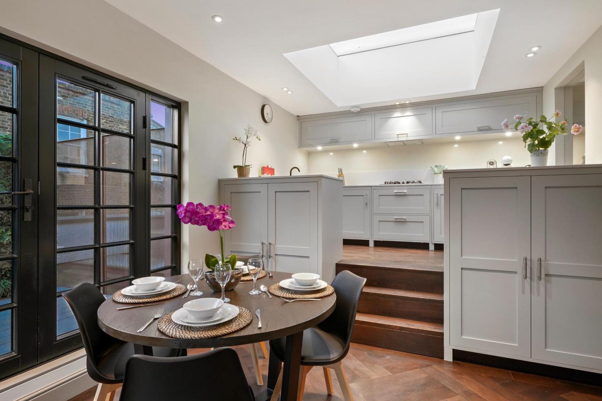 2 Bed Lux Near Free Wifi By Aparts Londen