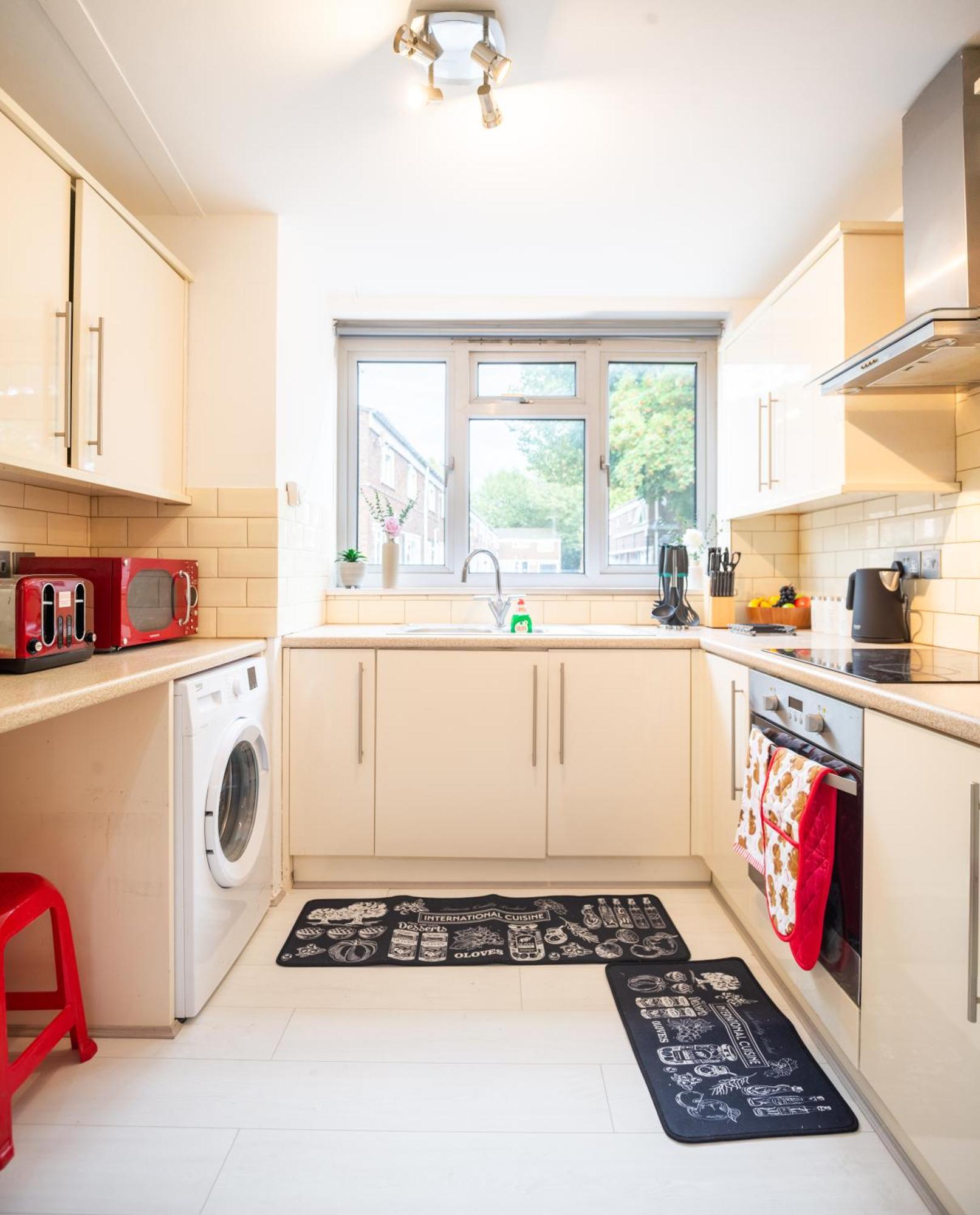 Spacious House Near Kings Cross Feriehus London