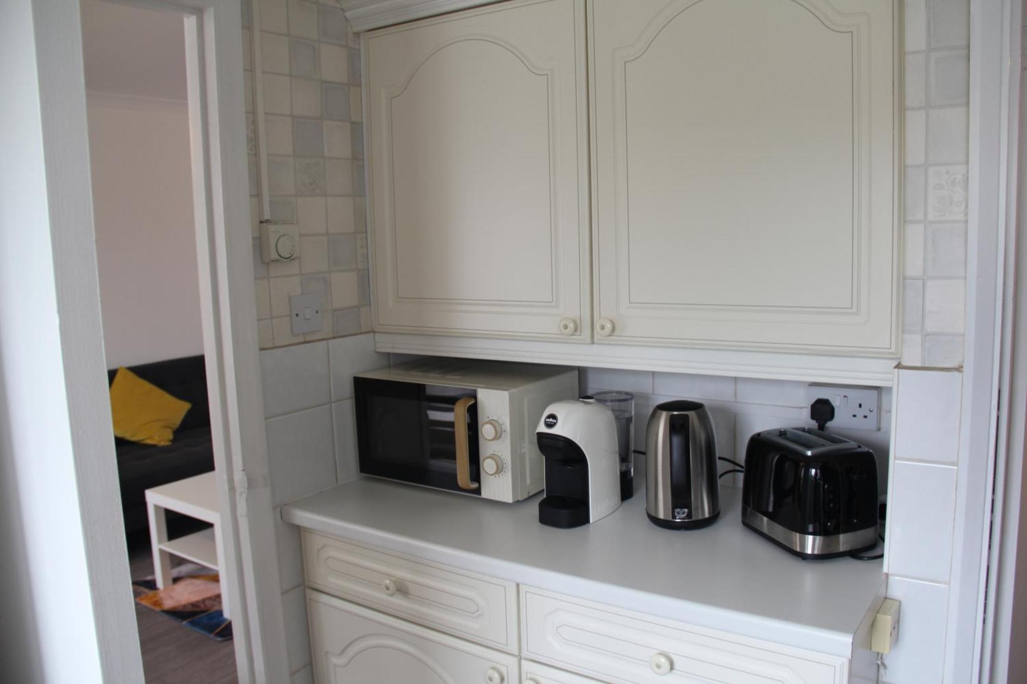 Feriehus Coolfin House-close To Excel, Contractors, Relocators, Paid Parking *