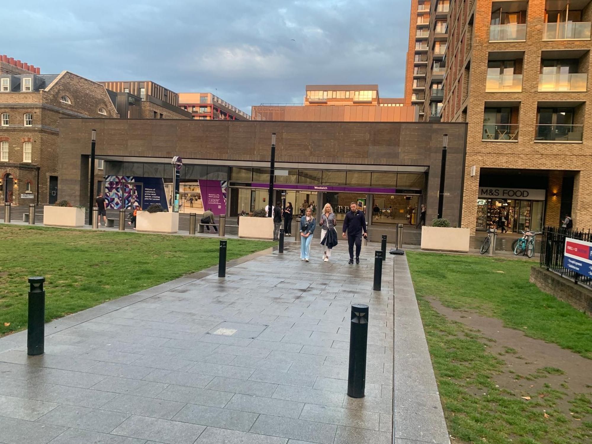 Luxury Riverside With Easy Access To London, O2, Excel Centre And Parking Appartamento *
