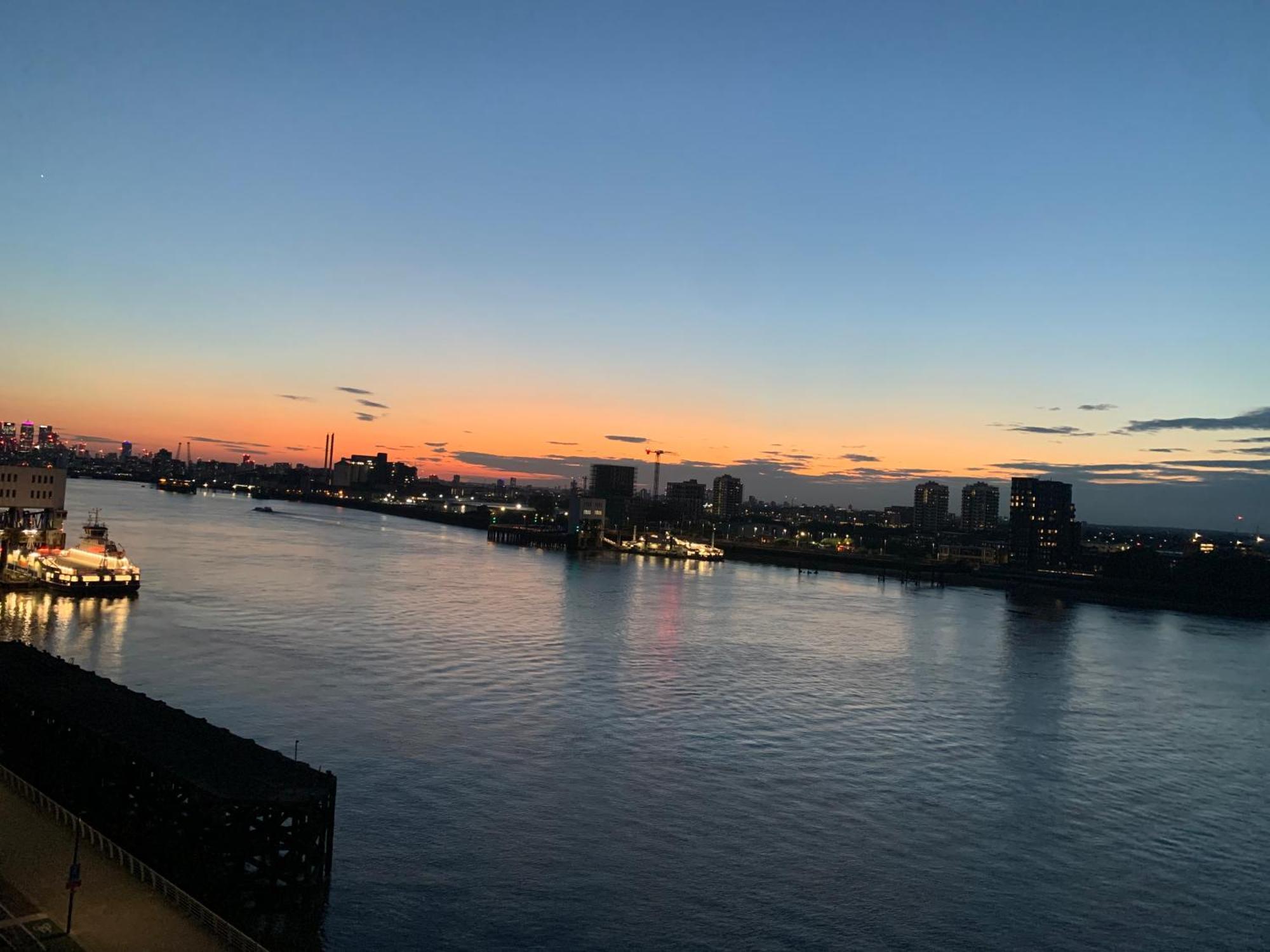 Appartamento Luxury Riverside With Easy Access To London, O2, Excel Centre And Parking Londra