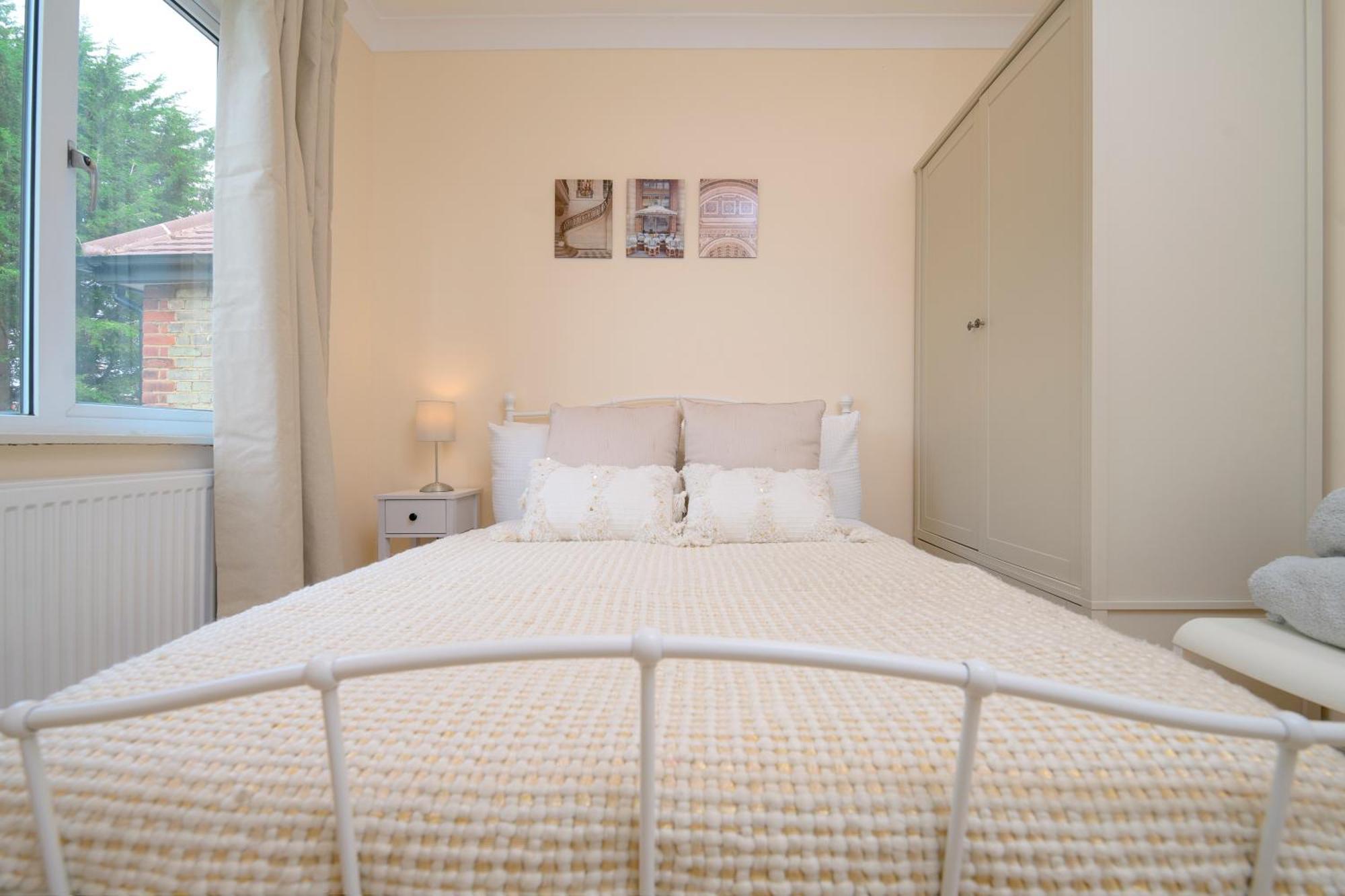 Stylish 4bed 2 Bath, Nw Large Semesterbostad *