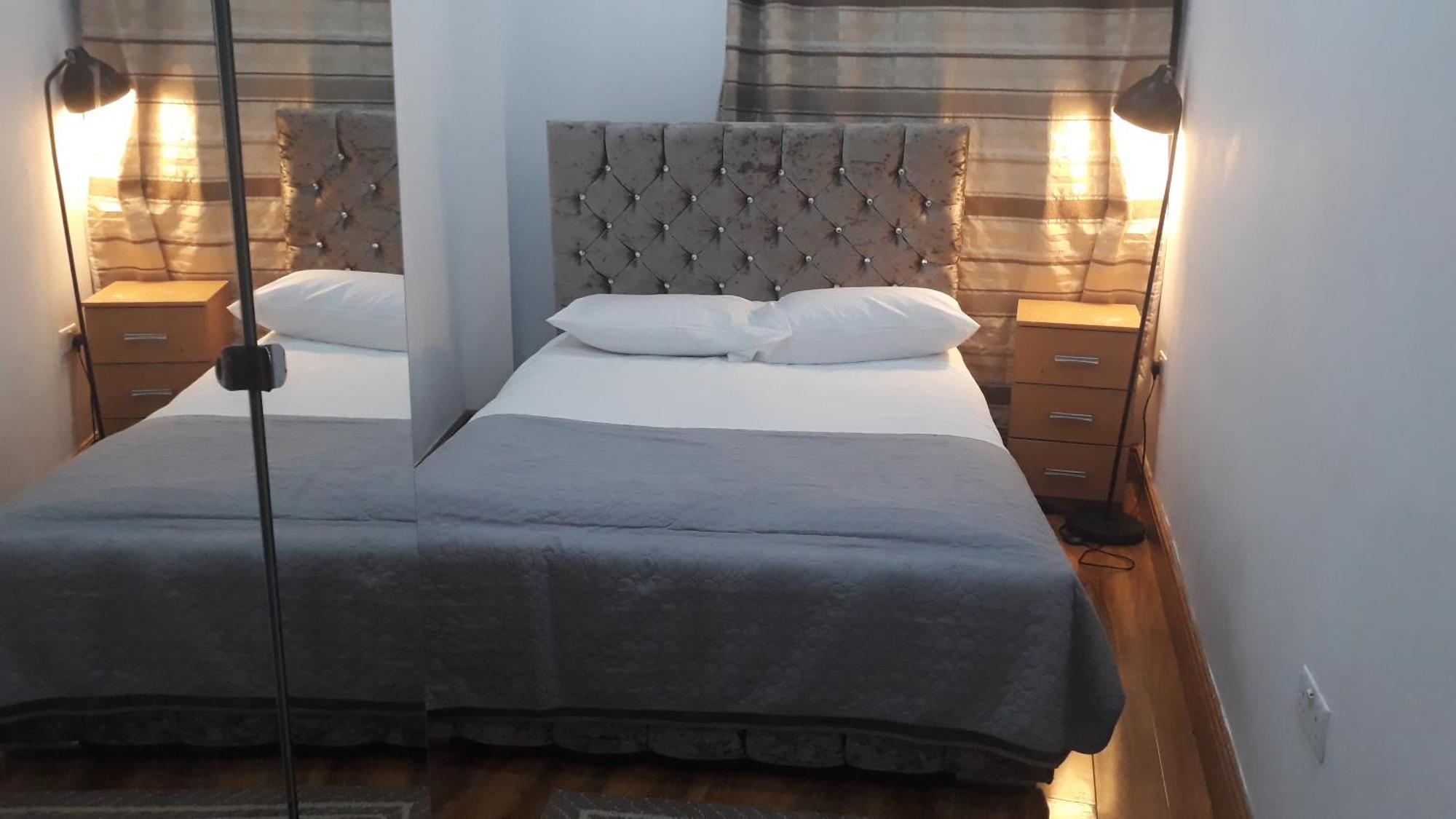 31 Dudly Court * London
