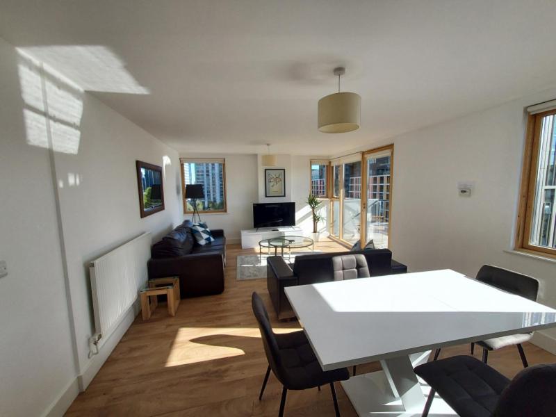 Cubo Canary Wharf Apartment London