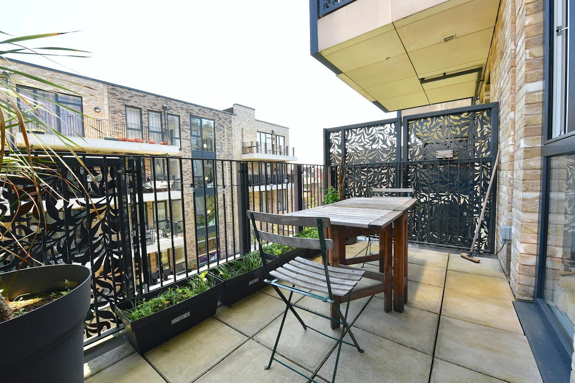 Bright Amelia - 2 Bed 1 Bath With Wifi And Netflix In The Heart Of * Londen