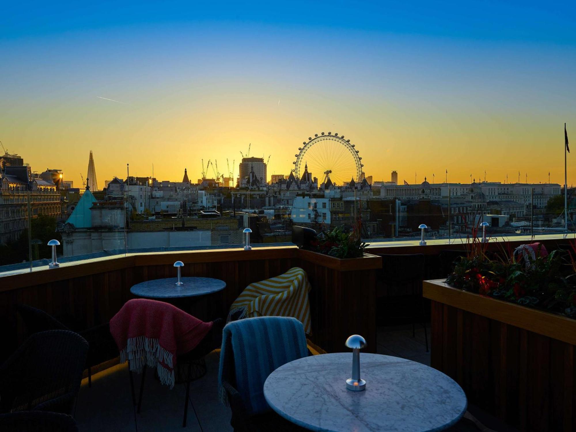 The Trafalgar St. James, Curio Collection By Hilton Hotell 5*