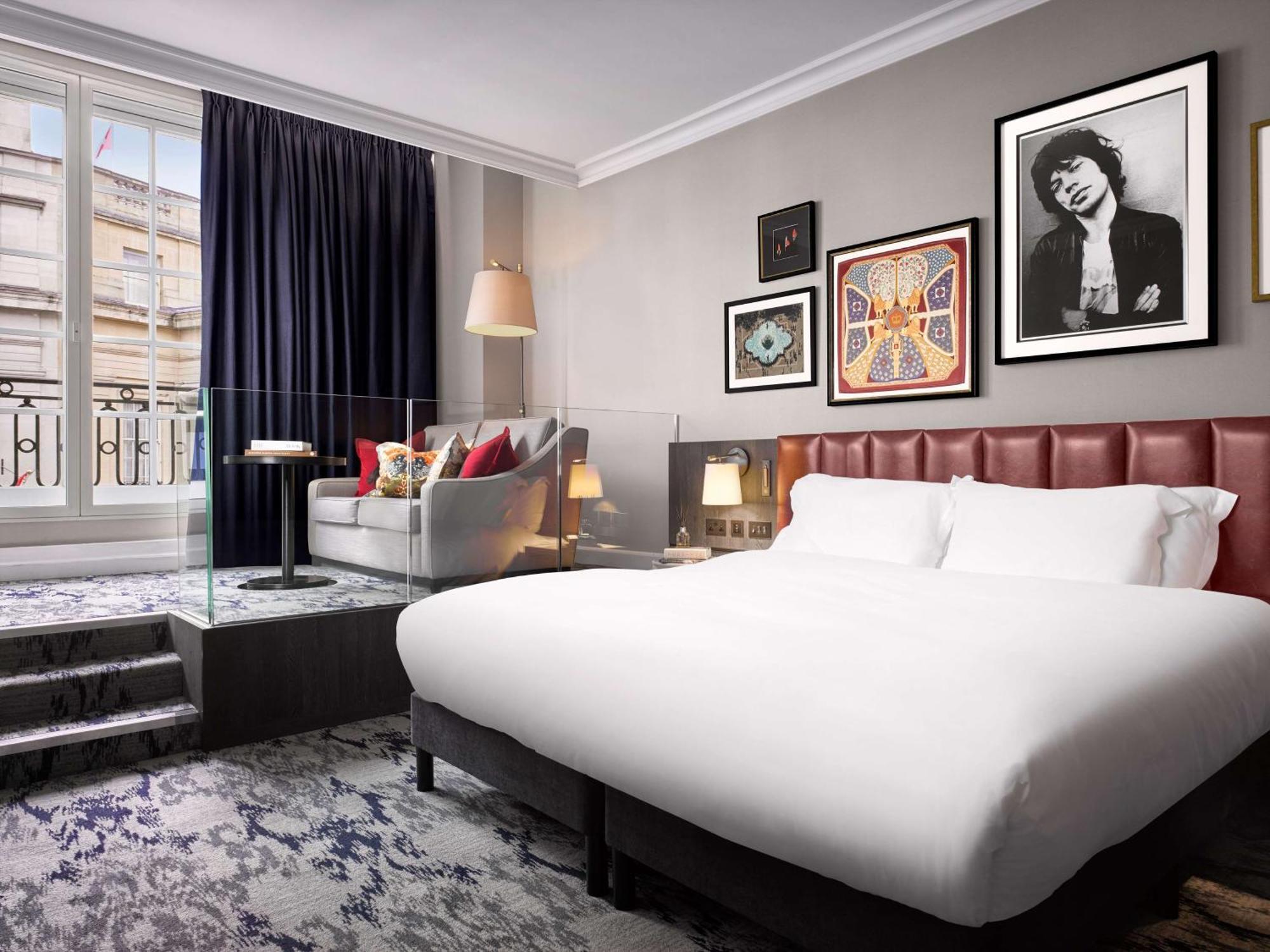 Hotell The Trafalgar St. James, Curio Collection By Hilton London