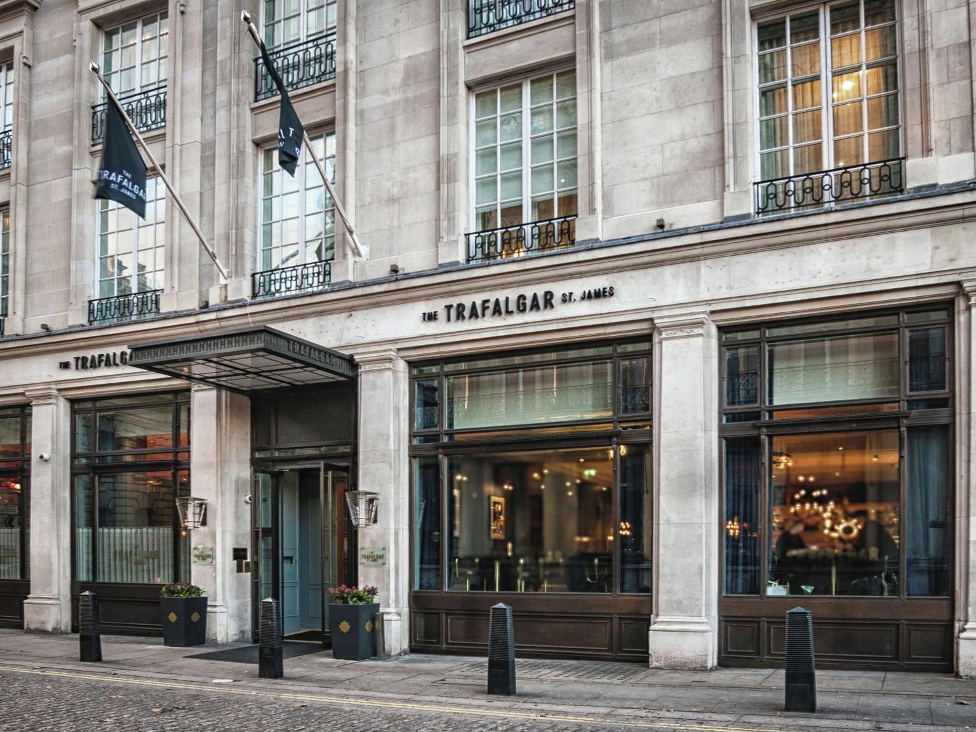 Hotell The Trafalgar St. James, Curio Collection By Hilton London