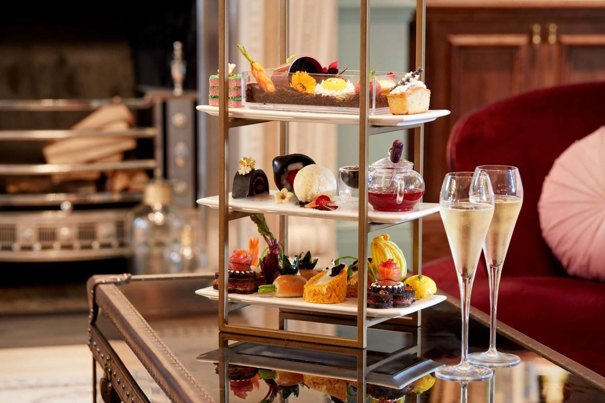 100 Queen's Gate London, Curio Collection By Hilton Hotell London