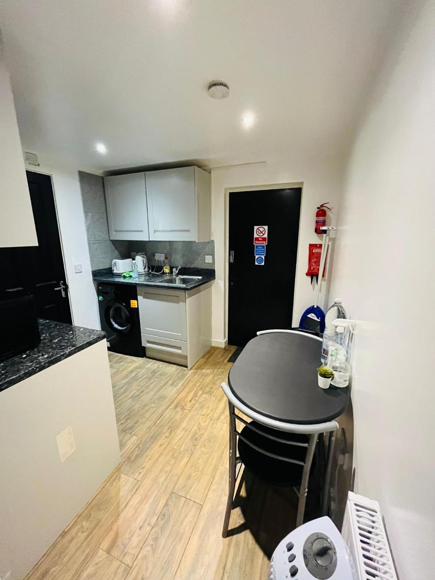 Exclusive Private One Bedroom Leilighet
