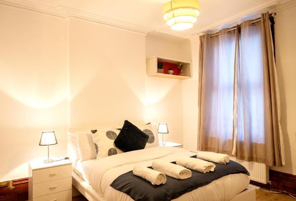 Lejlighed Spacious 2 Bedroom Flat