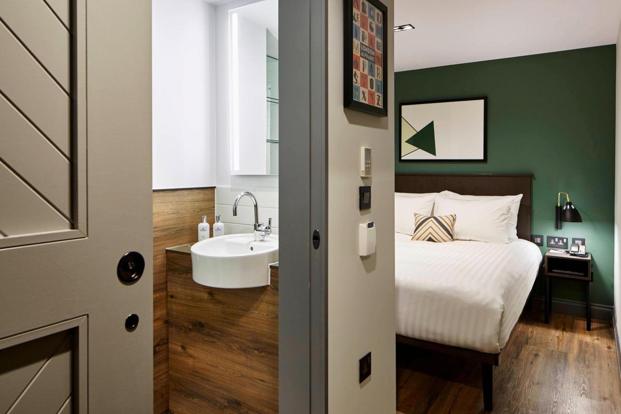 By Marriott Kensington 4*