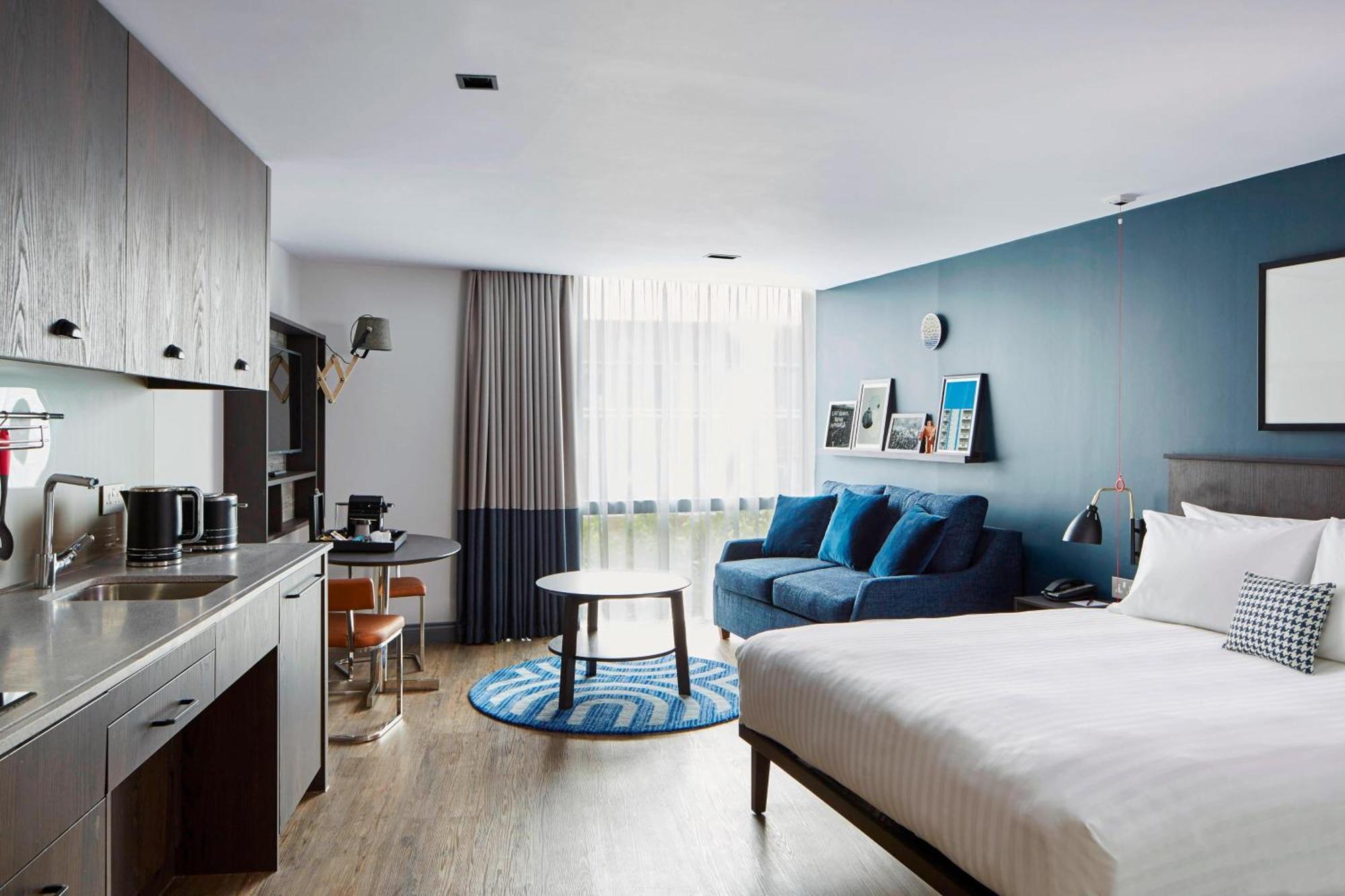 By Marriott Kensington Hotel Londen
