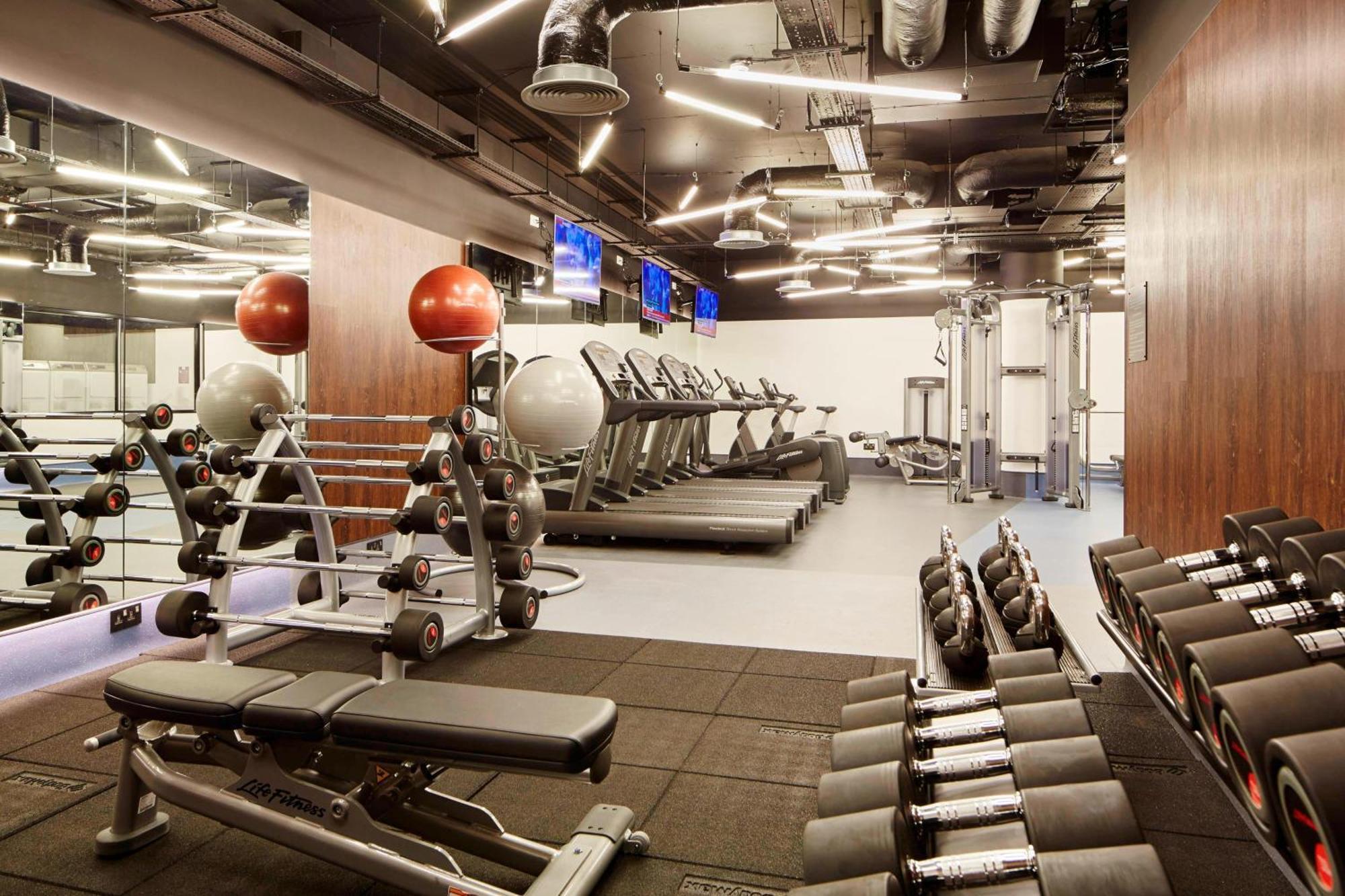 By Marriott Kensington Hotel Londres