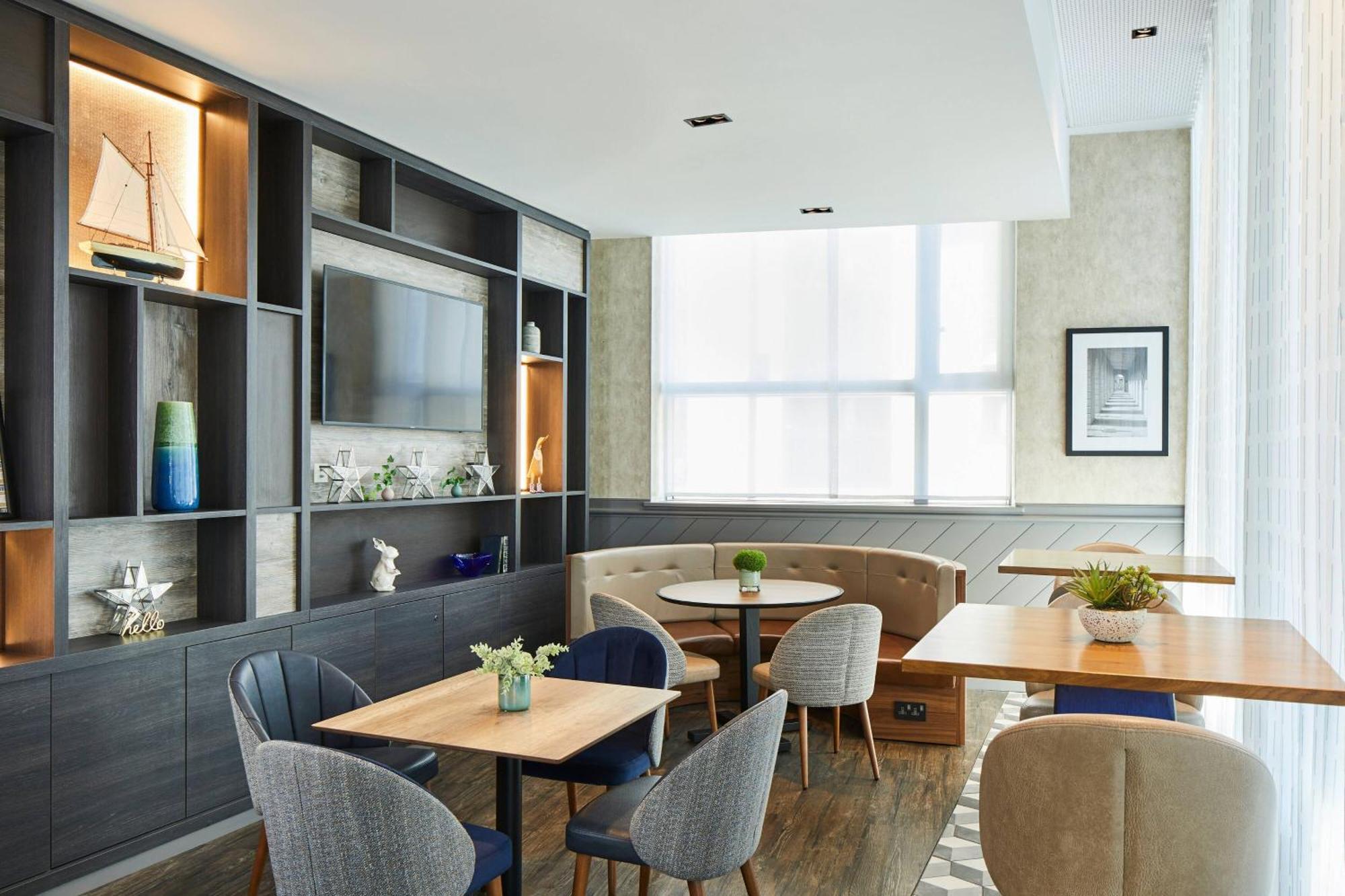By Marriott Kensington Hotel Londen