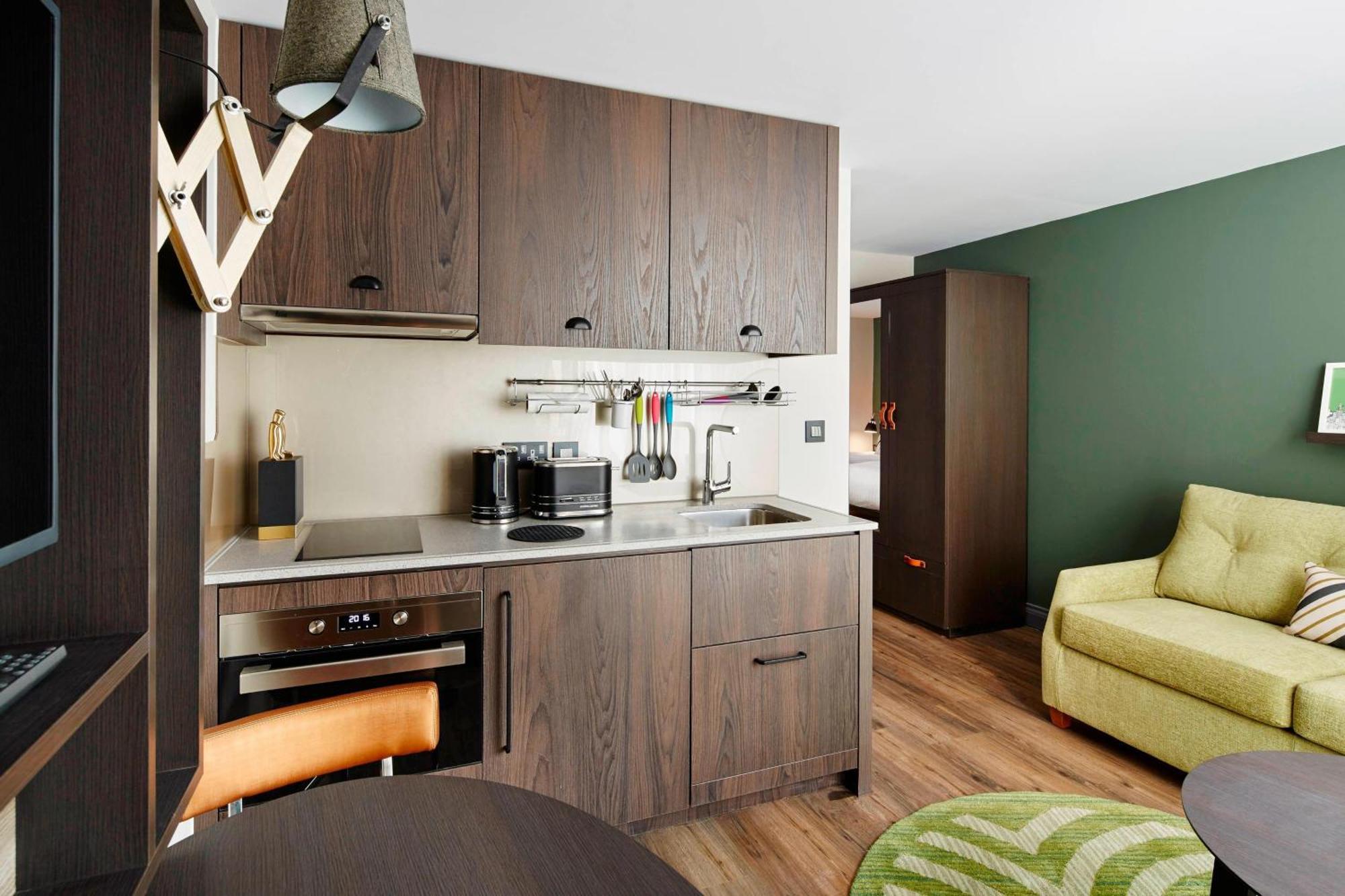 By Marriott Kensington 4*