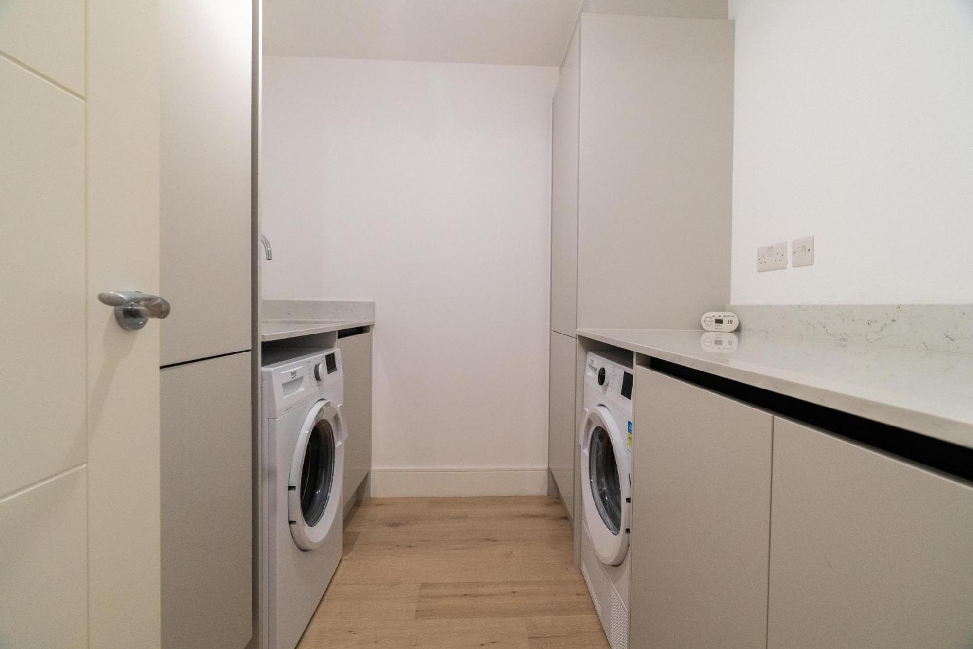 4 Bedrm House Greater Apartment London