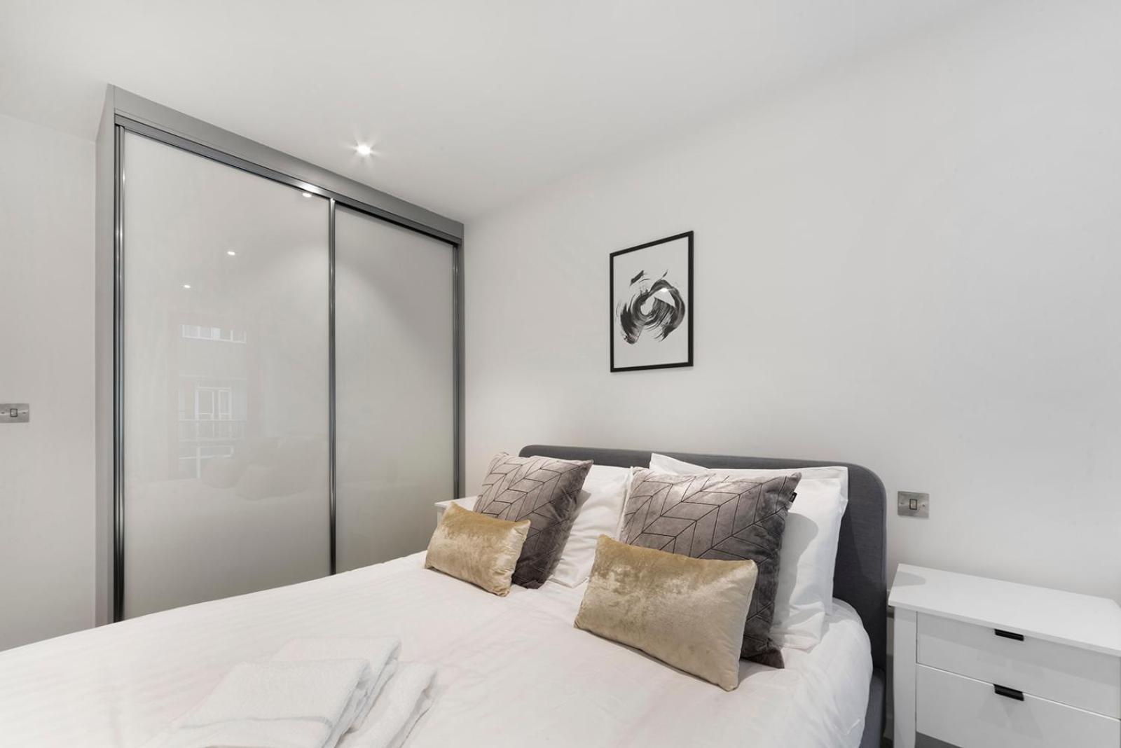 1 Bedroom Close To Tower Hill Lejlighed London