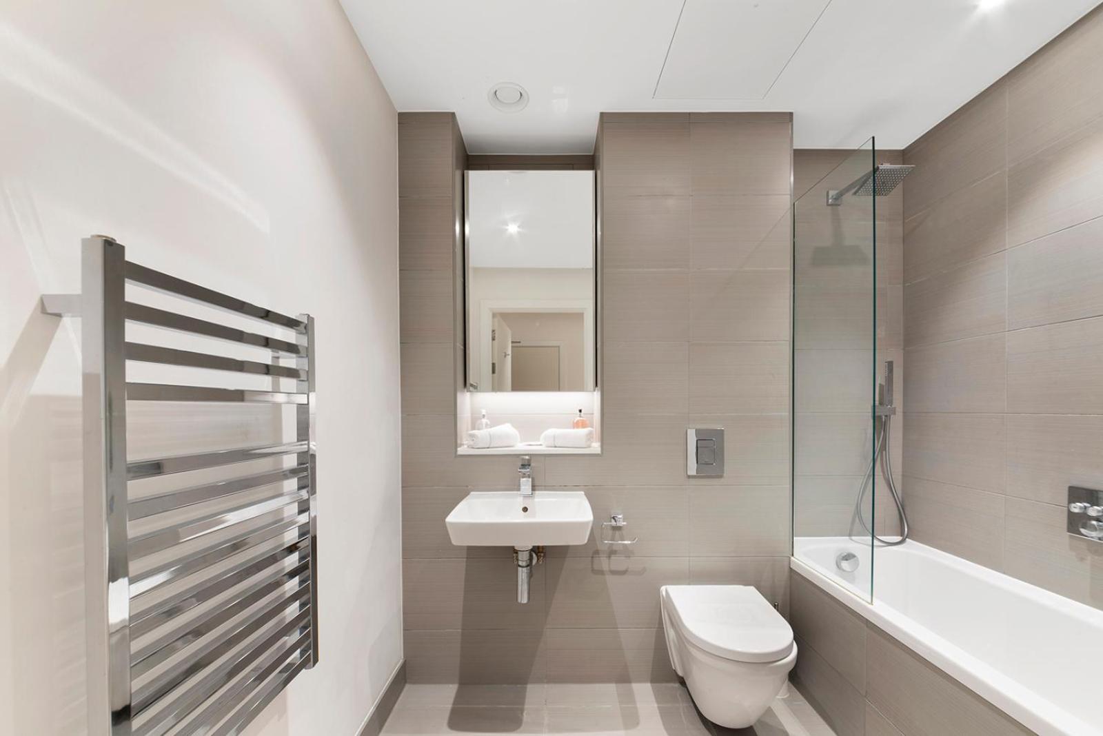 1 Bedroom Close To Tower Hill Lejlighed