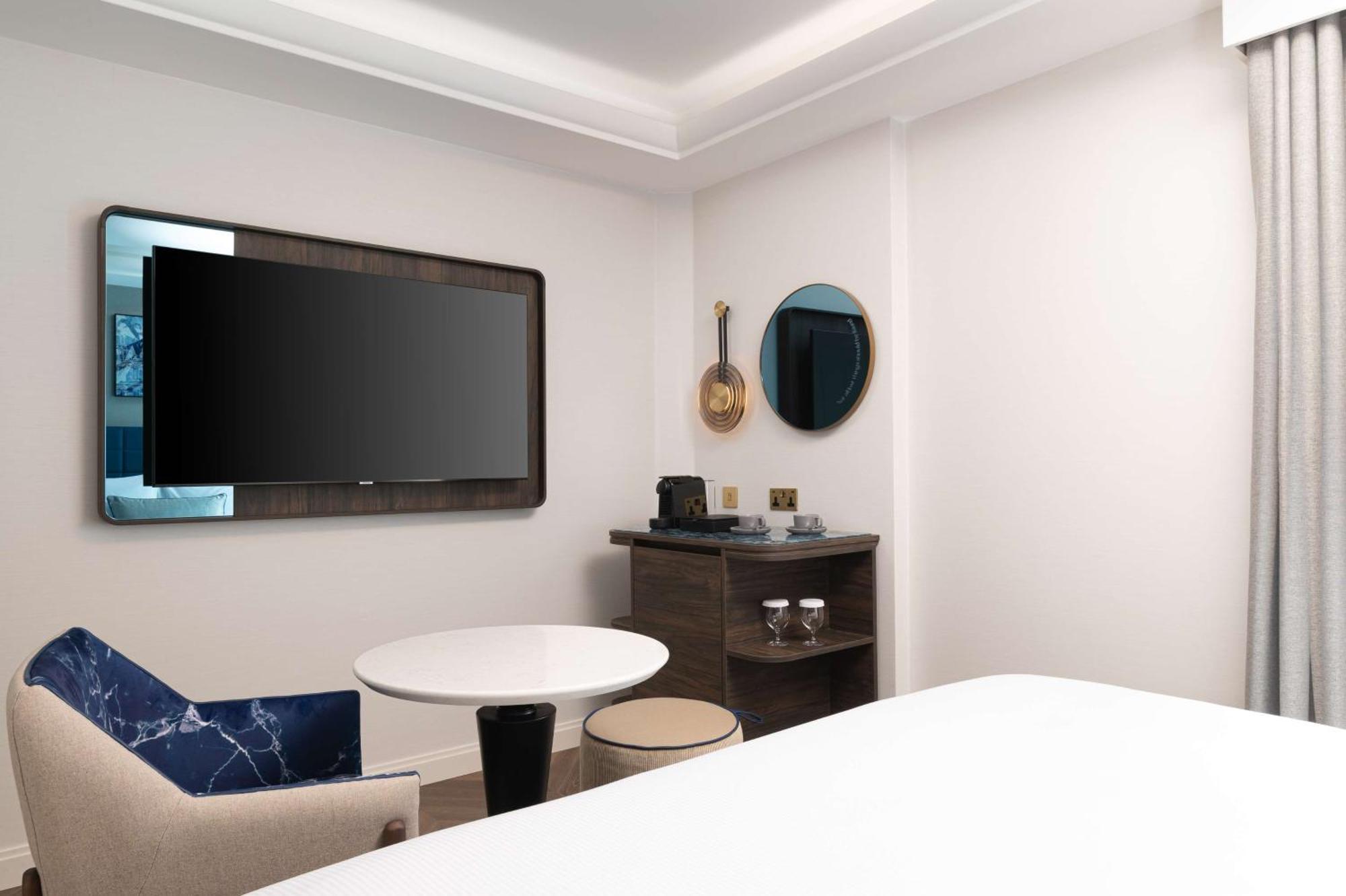 Hotel Lost St Pauls London, Curio Collection By Hilton London