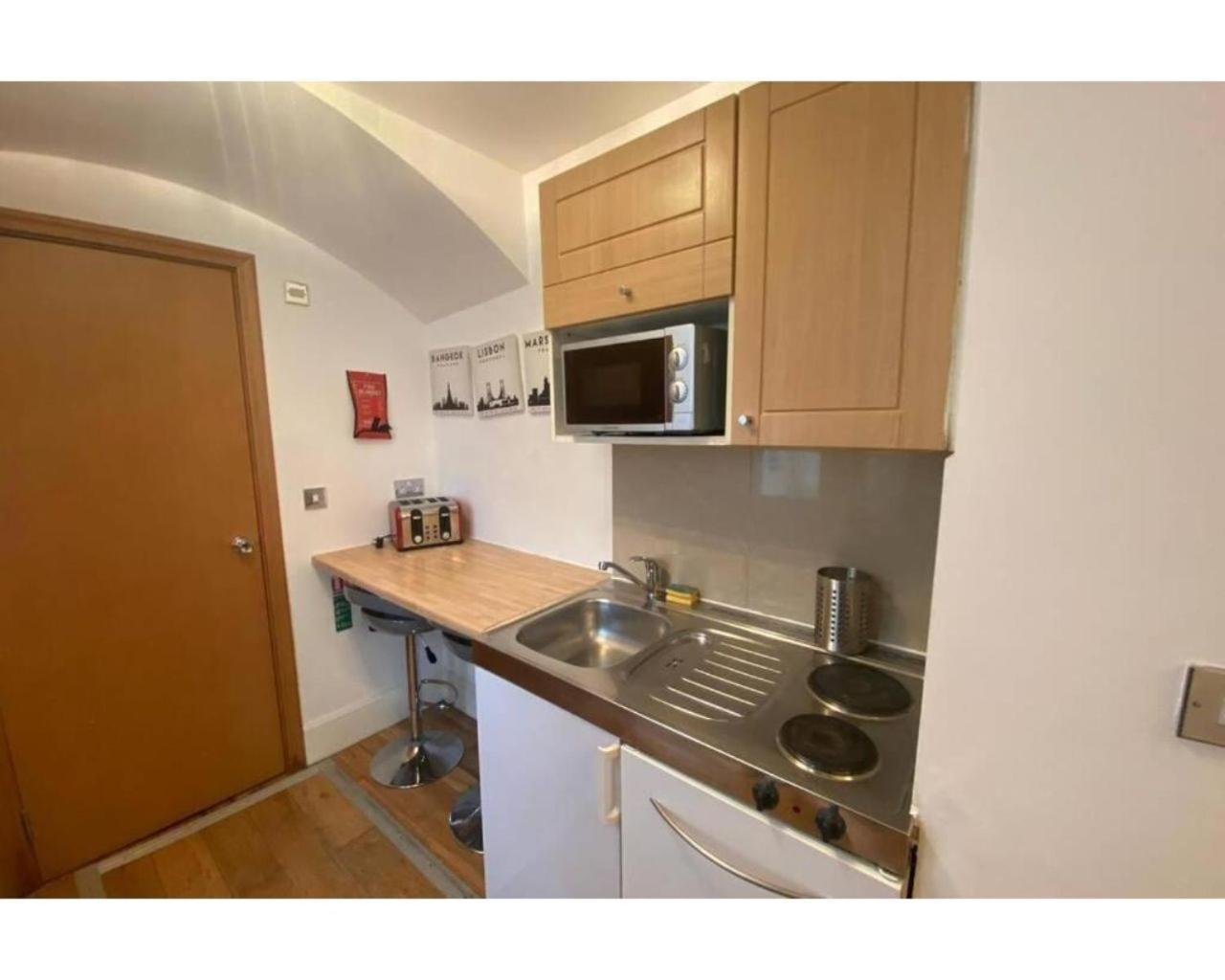Apartment 80 Inverness Terrace *