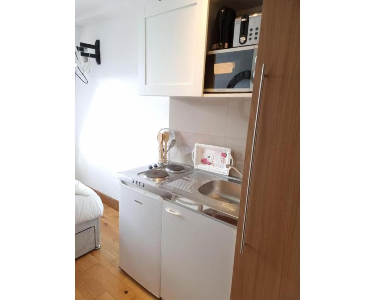 80 Inverness Terrace Apartment