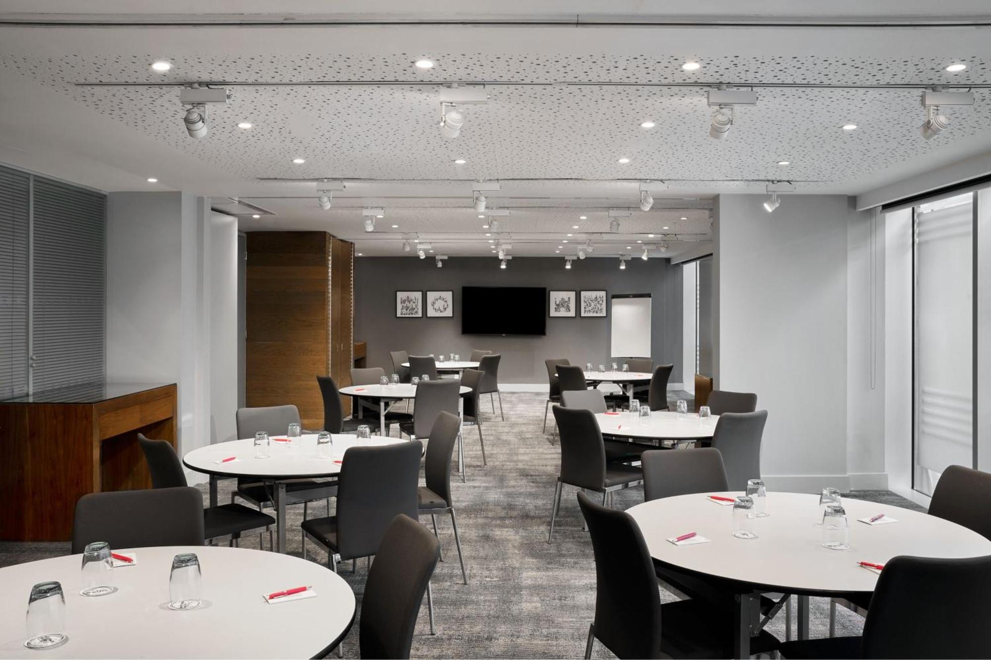 Hotel Aloft Excel