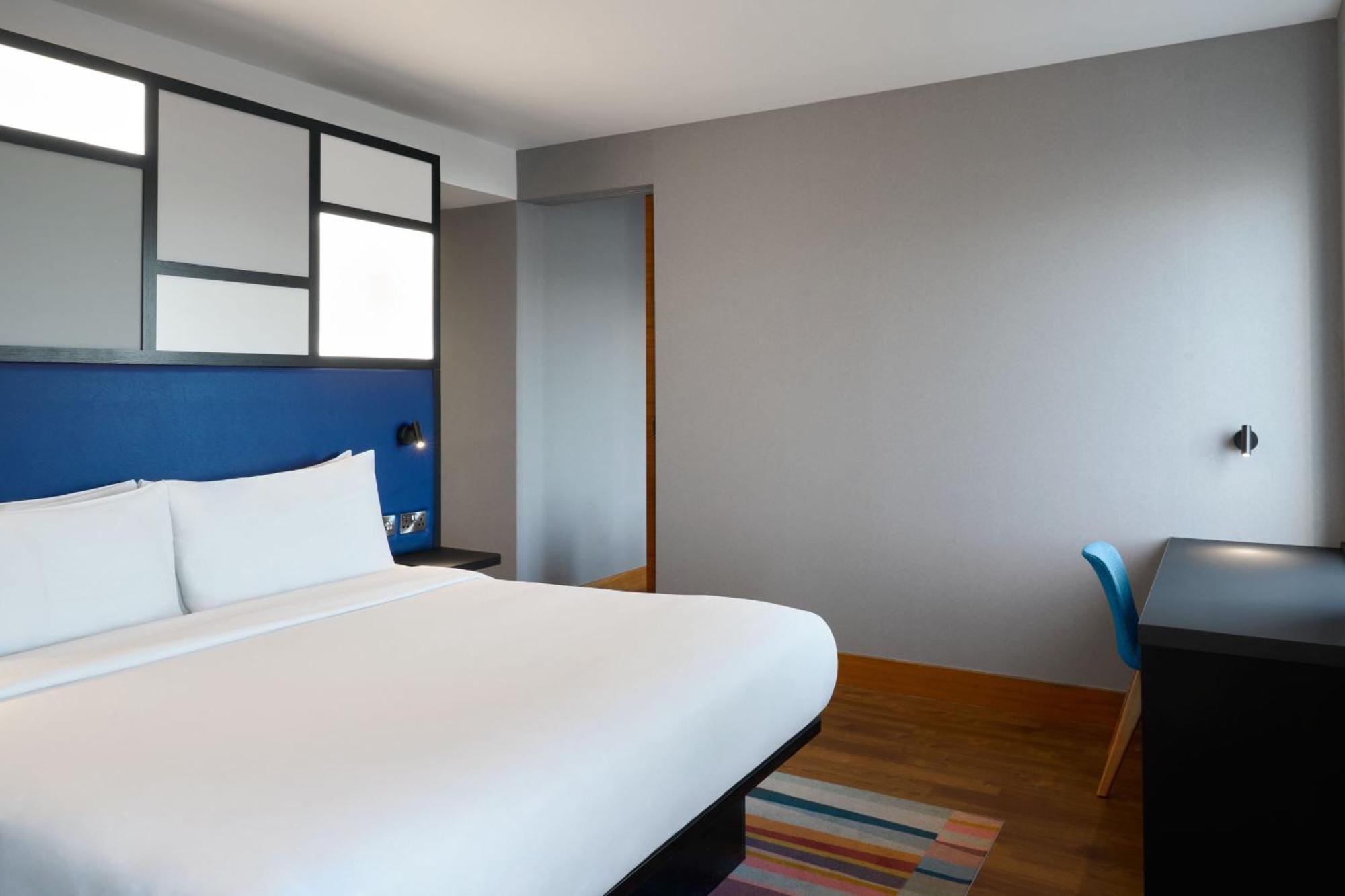 Aloft Excel Hotel
