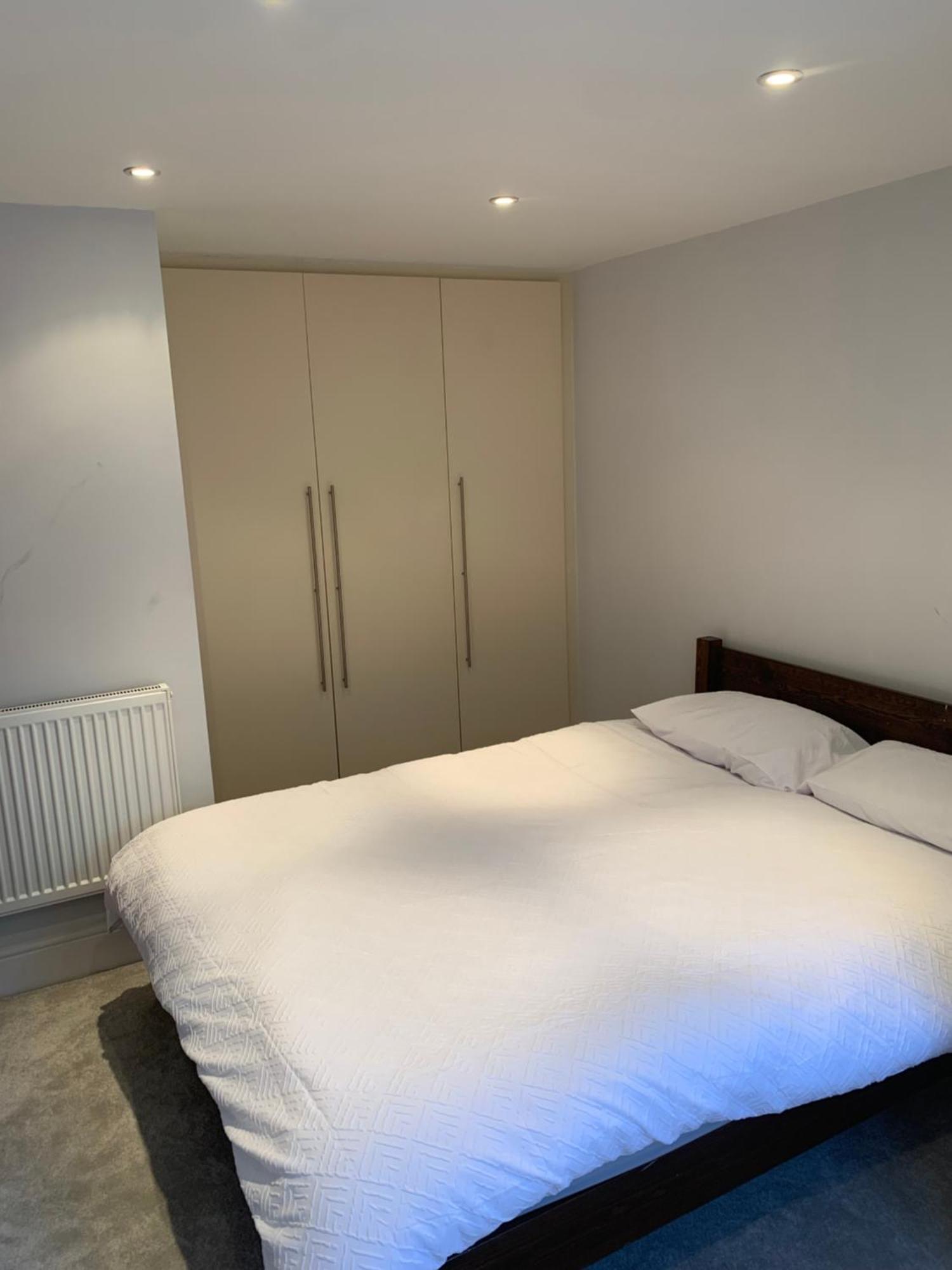 Cosy Spacious Master Room. * London