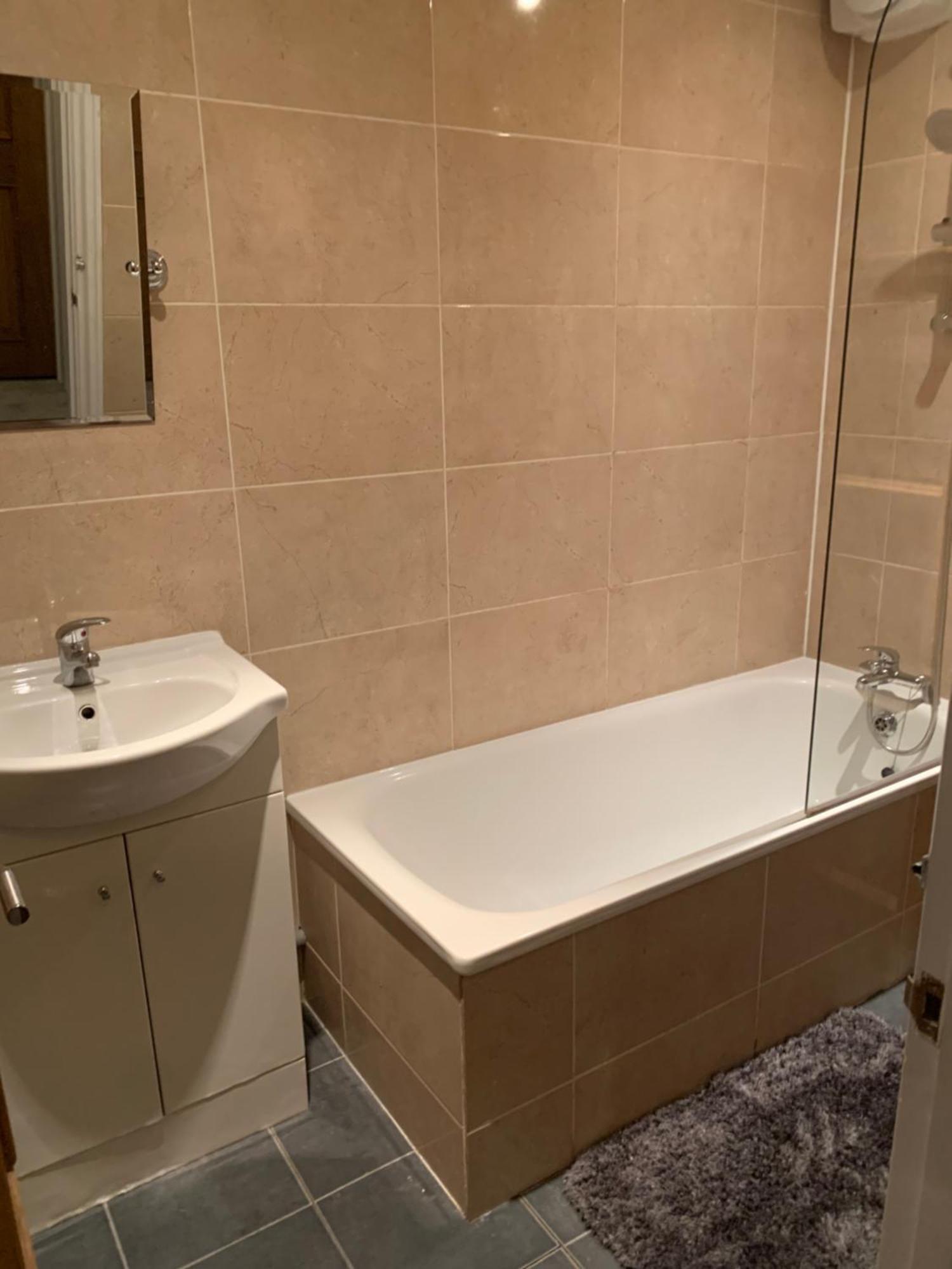 Cosy Spacious Master Room. Homestay London