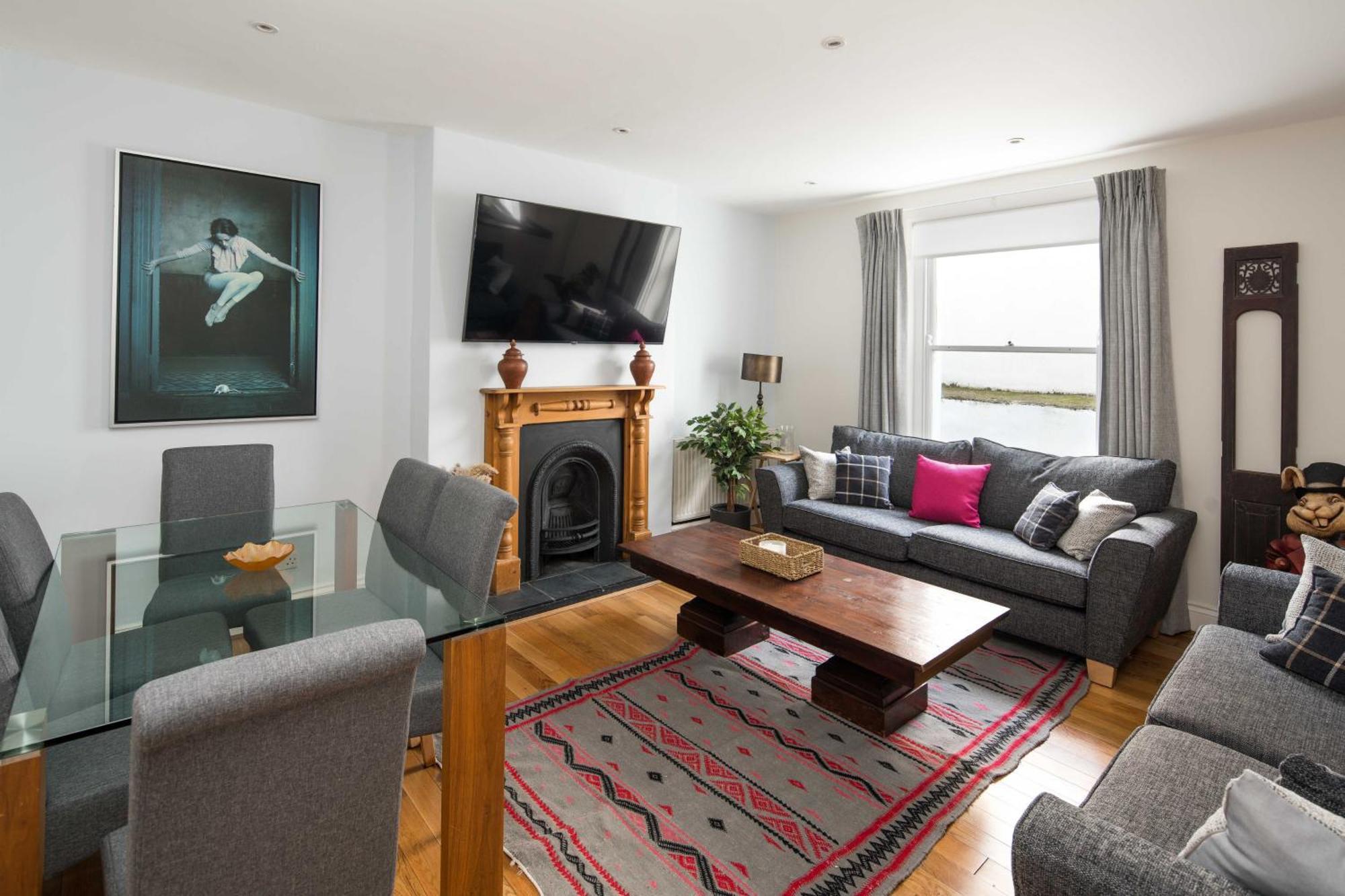 Charming Fulham Spacious With Modern Touches London