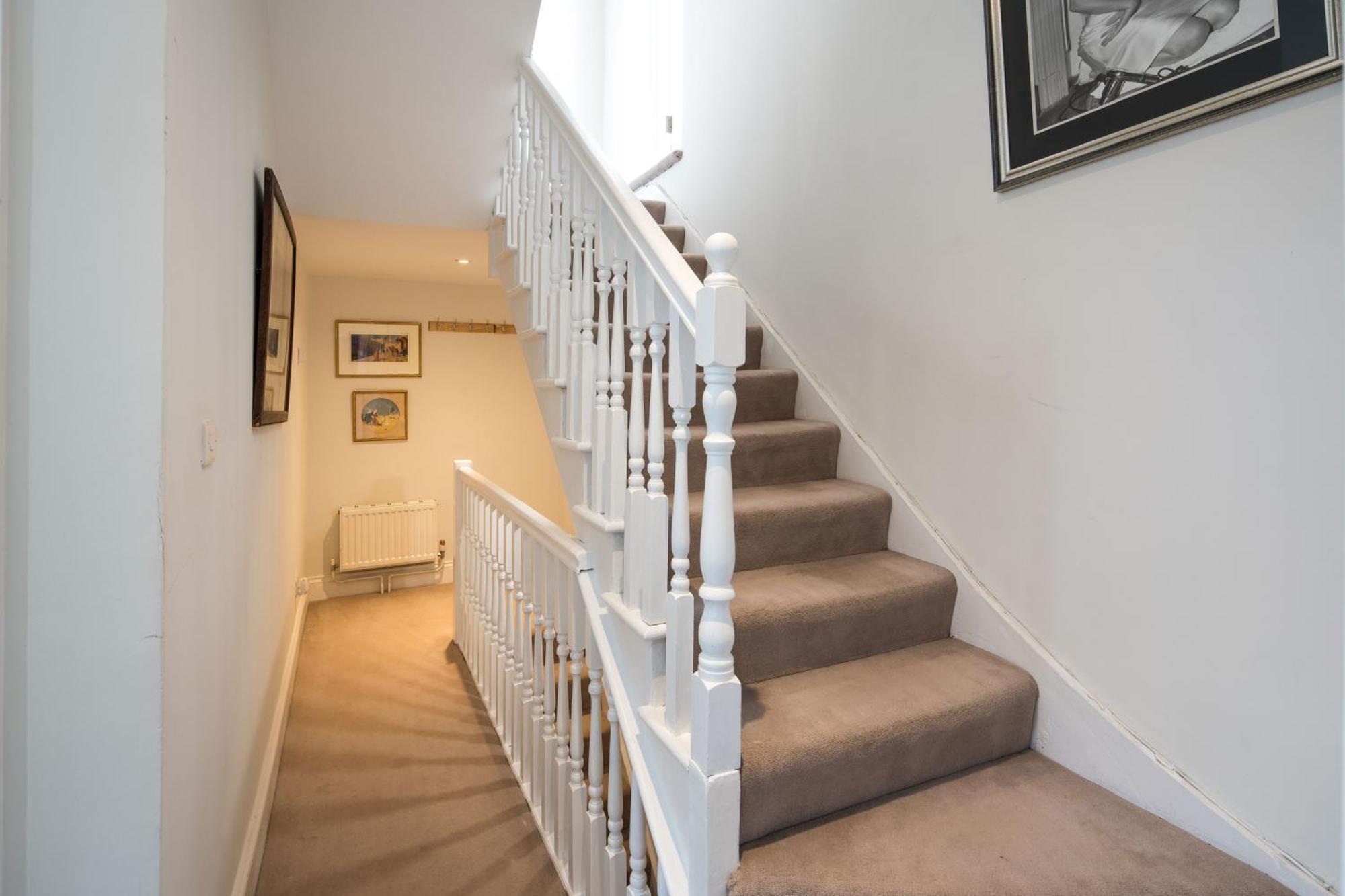 Charming Fulham Spacious With Modern Touches