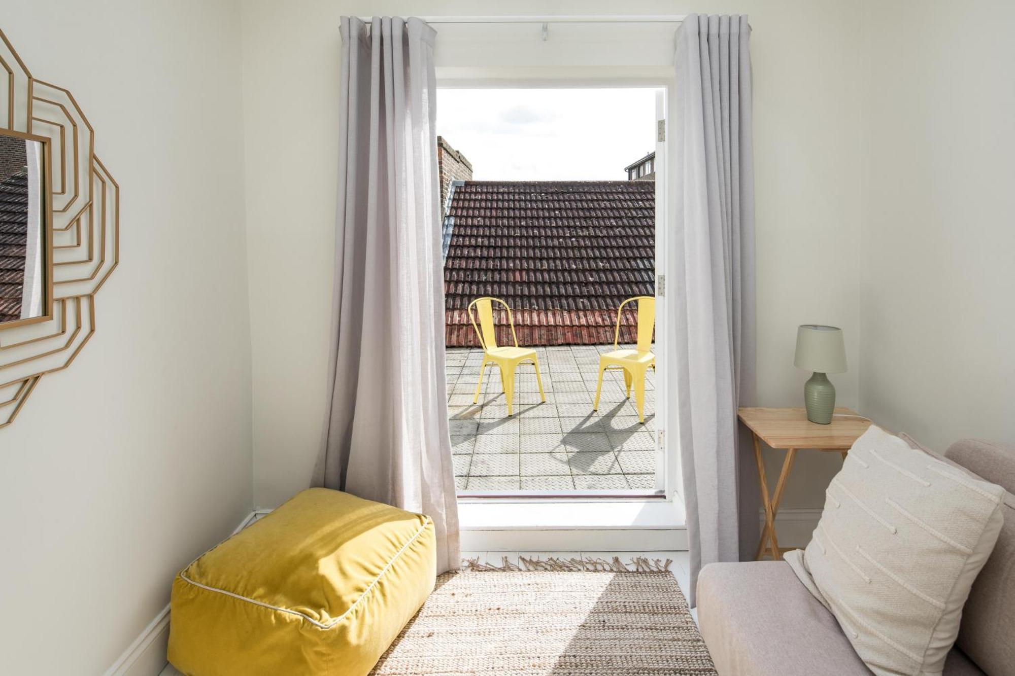 Charming Fulham Spacious With Modern Touches Holiday home